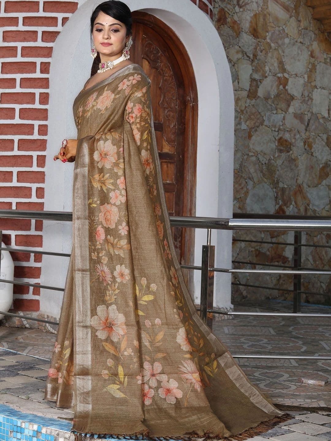 MANVAA Women Floral Silk Cotton Handloom Saree thumbnail 2