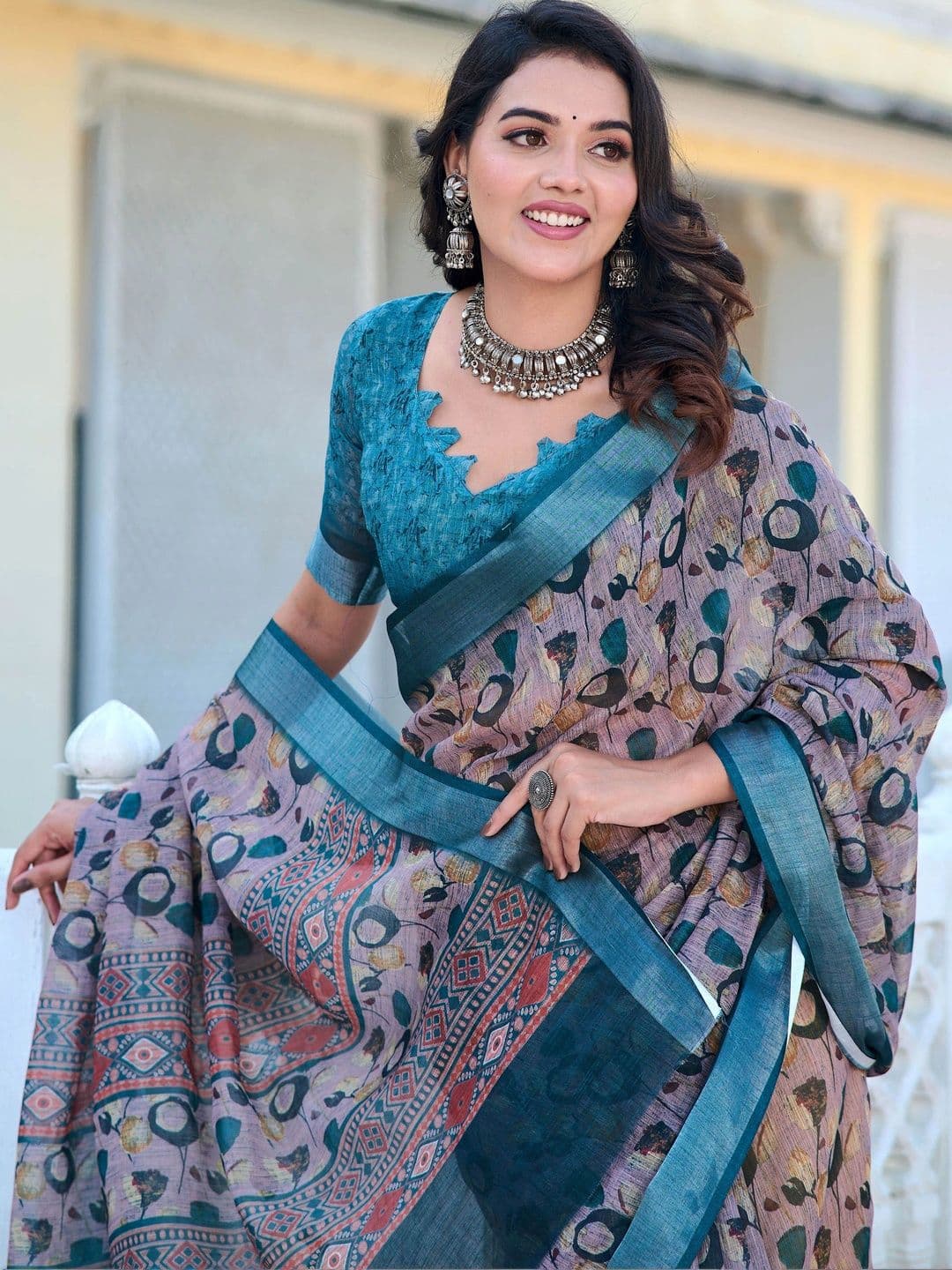 Maroosh Floral Saree thumbnail 2
