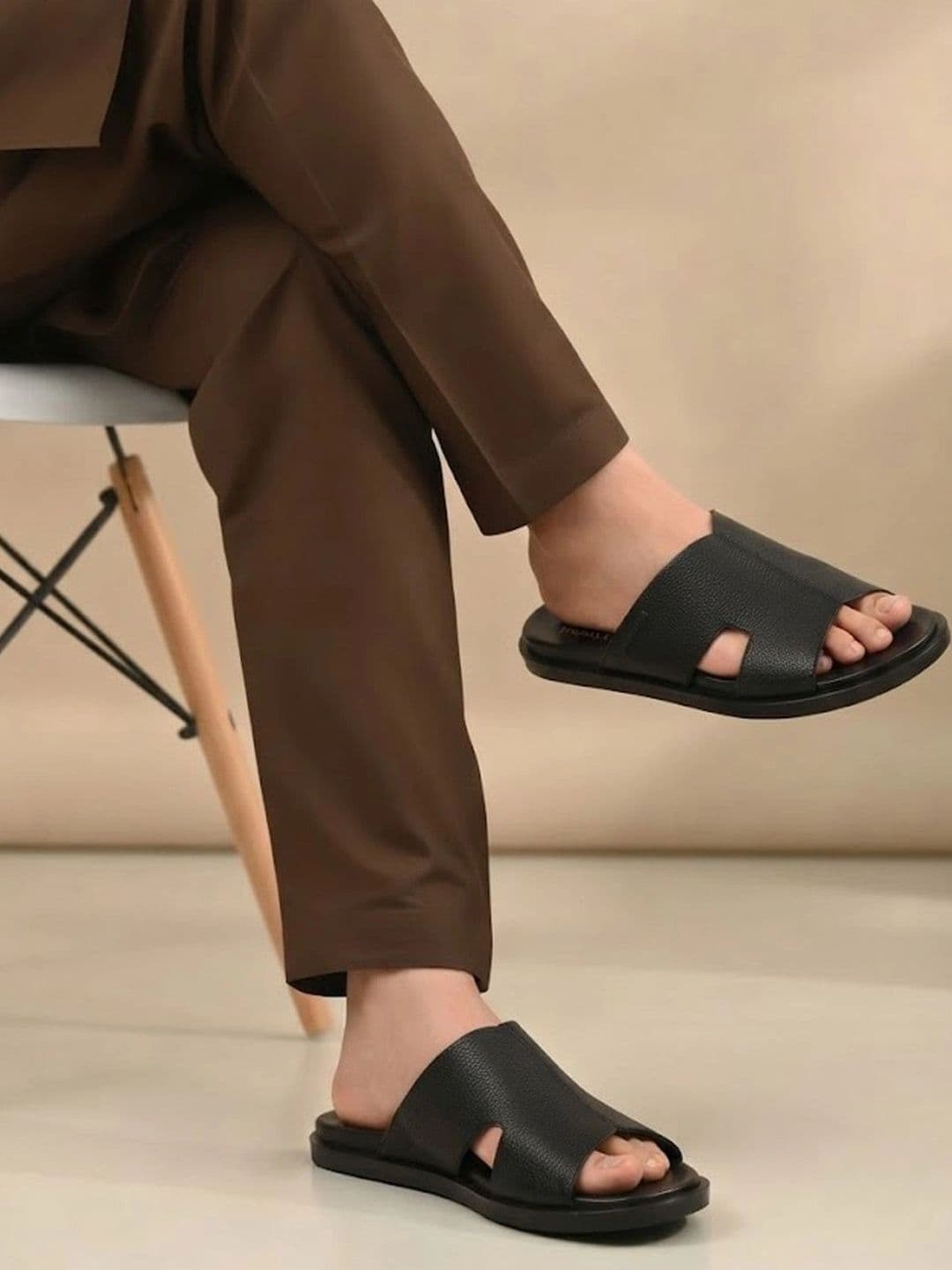 THOMAS CRICK Men Black Leather Sandals thumbnail 7