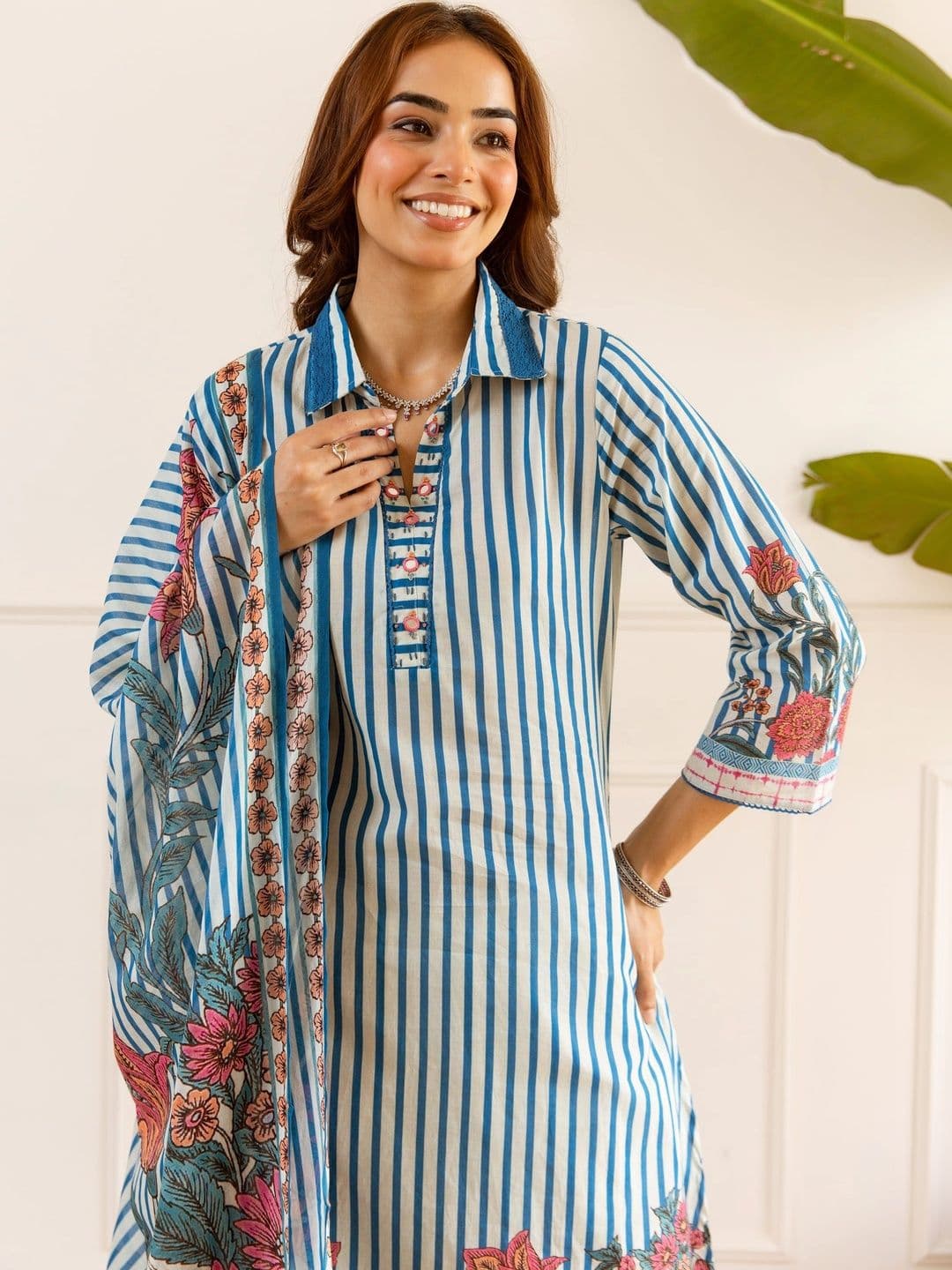 Sangria Women Ethnic Motifs Printed Regular Pure Cotton Kurta with Trousers & With Dupatta thumbnail 6