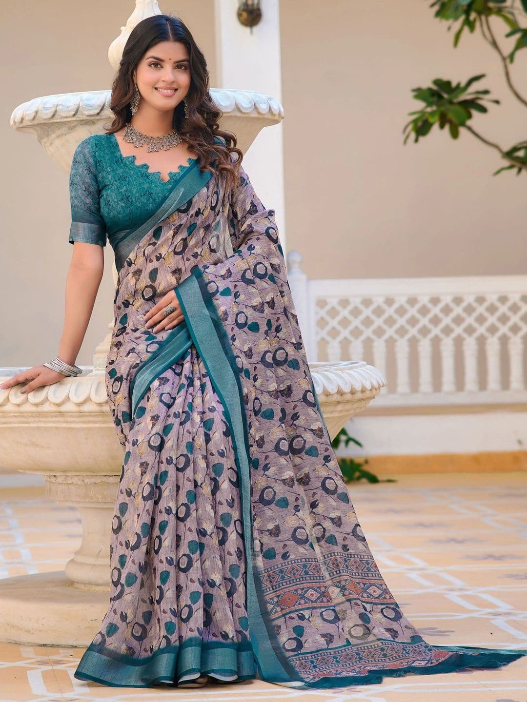 Maroosh Floral Saree thumbnail 3