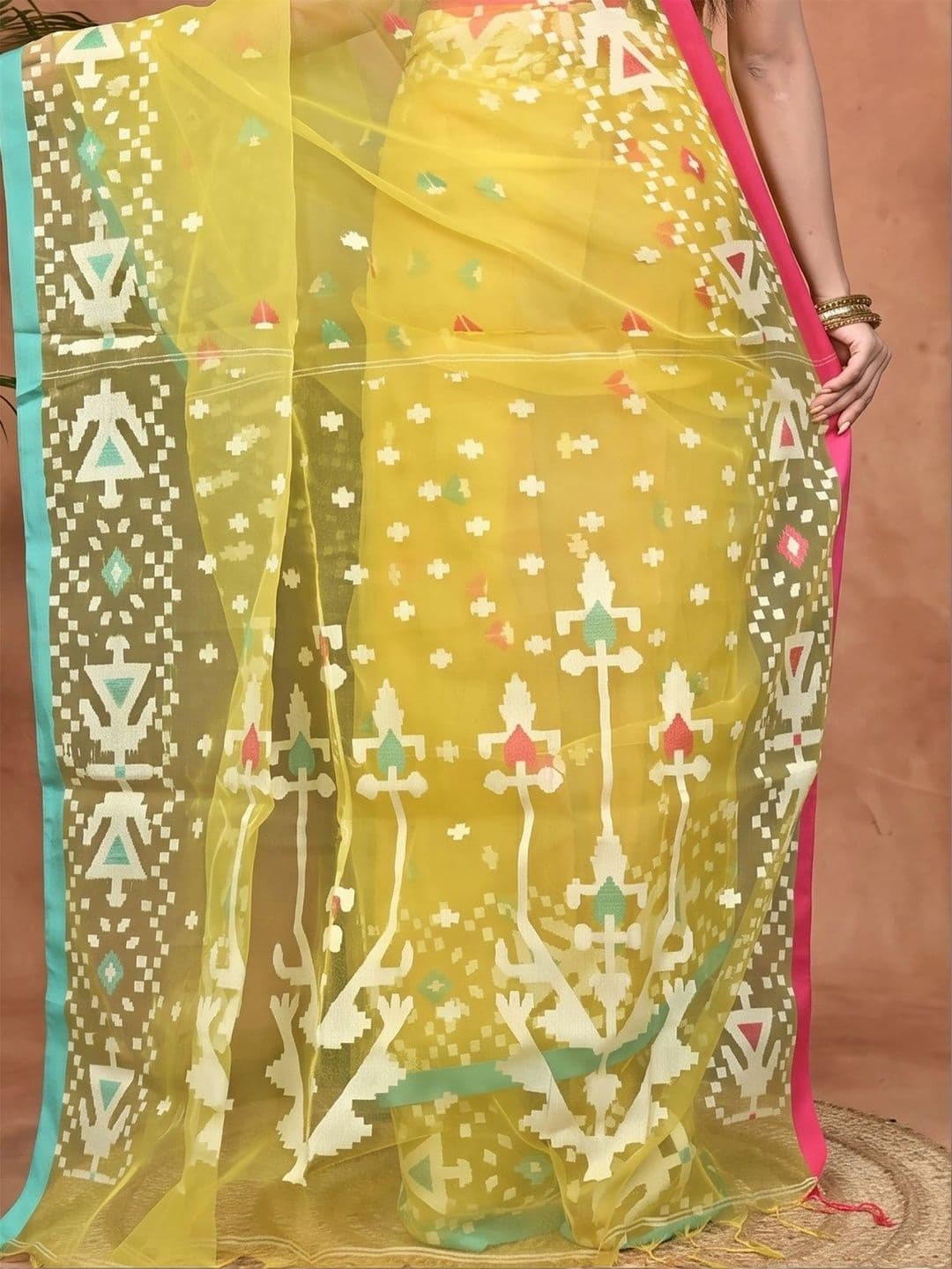 GitAsit Ethnic Motifs Sequinned Handloom Taant Saree thumbnail 3