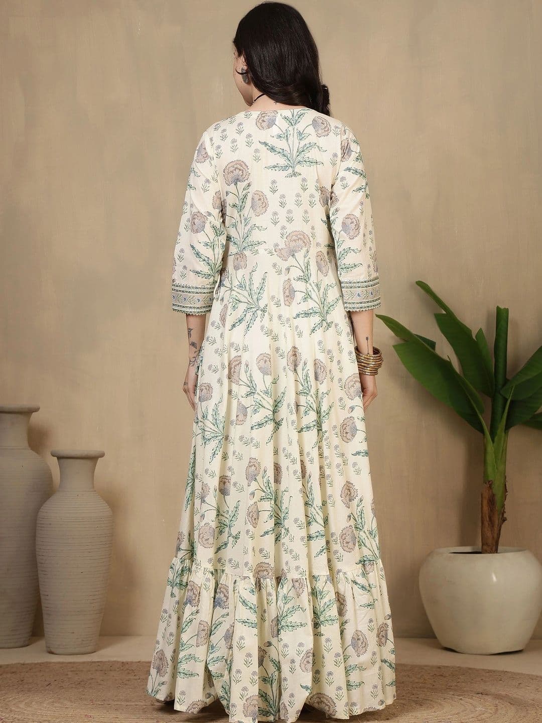 Sangria Women Floral Printed Floral Anarkali Kurta thumbnail 4