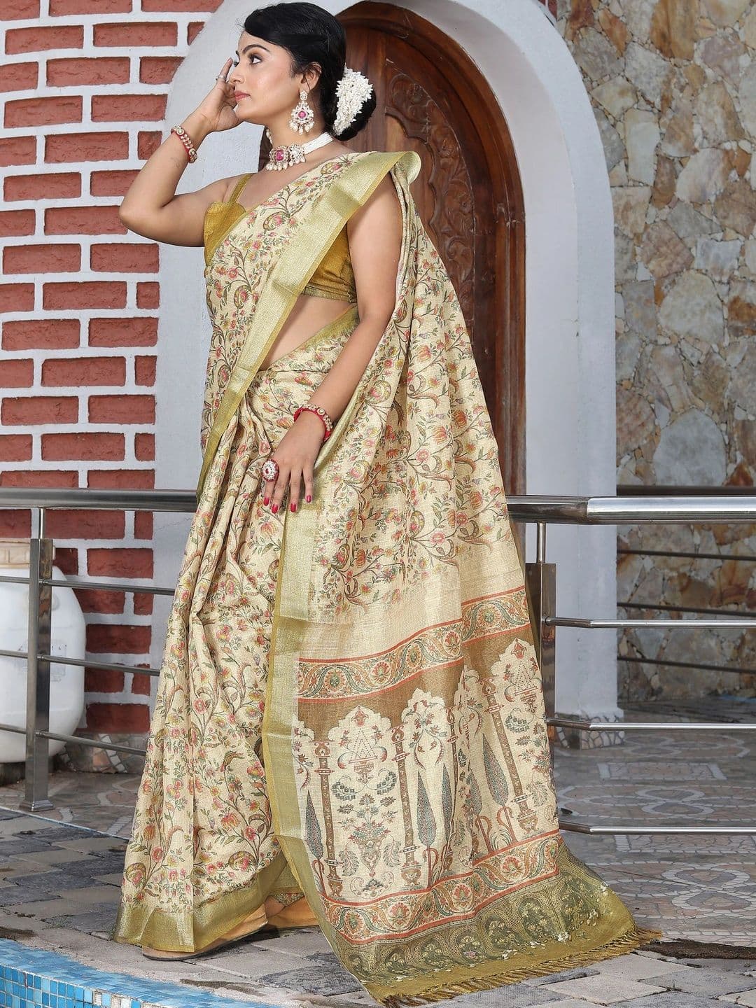 HERE&NOW Women  Floral Silk Cotton Handloom Saree thumbnail 4