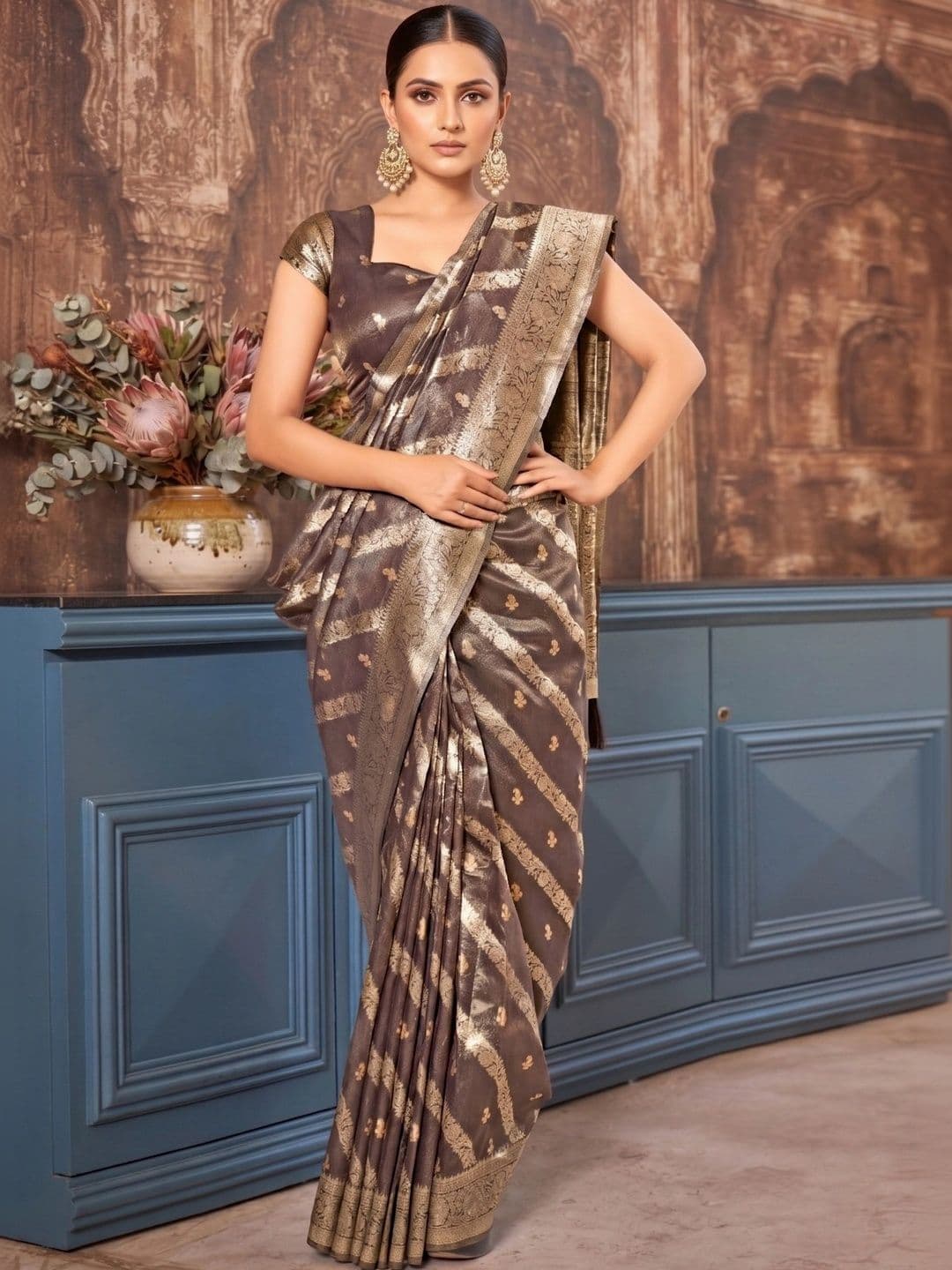 MONJOLIKA FASHION Woven Design Zari Silk Blend Designer Bomkai silk Saree thumbnail 6