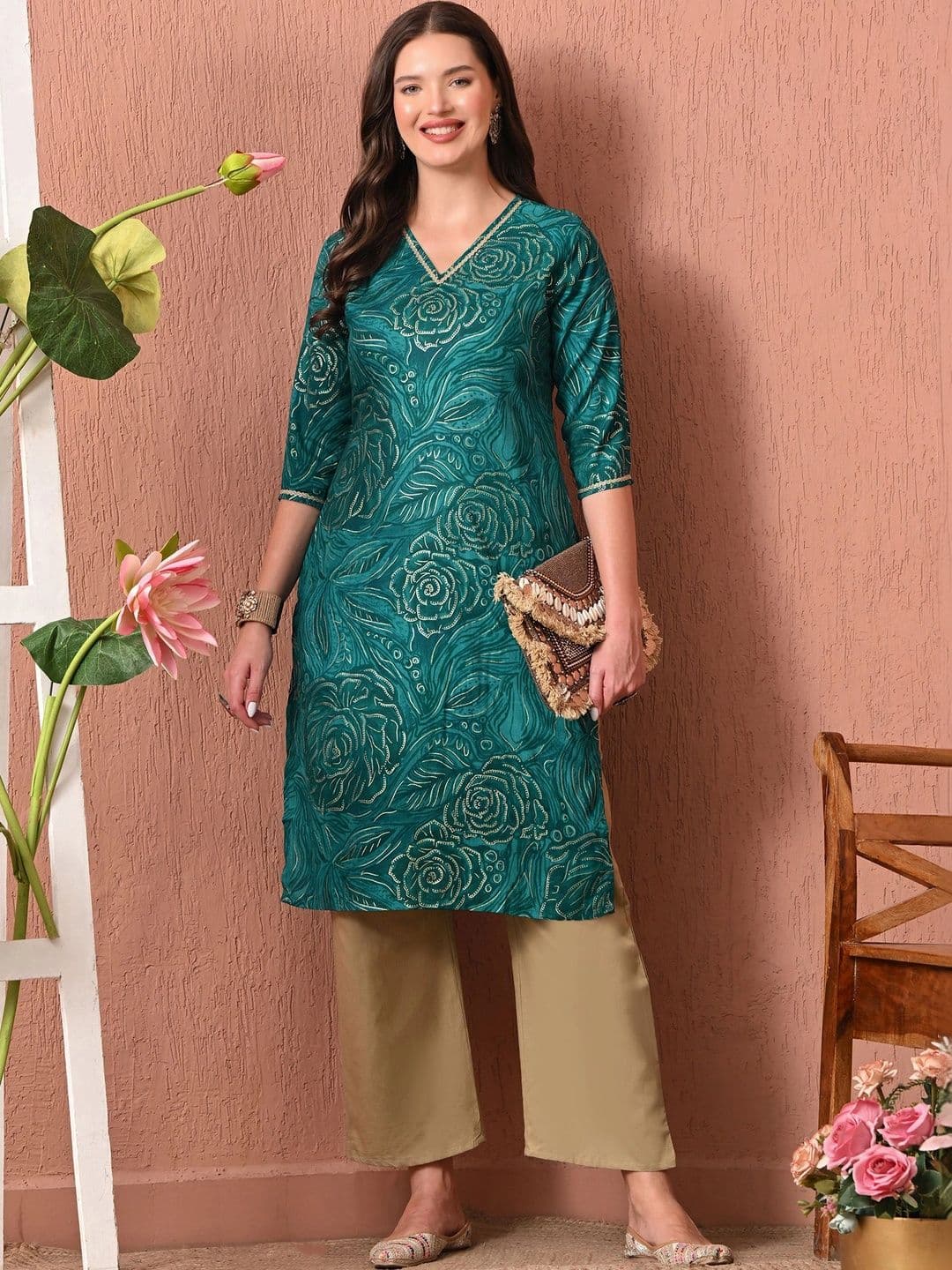 Sangria Women Floral Printed Floral Kurta thumbnail 4