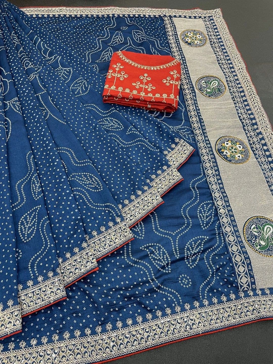 SmileyFashion Women Embellished Embroidered Art Silk Designer Saree thumbnail 5