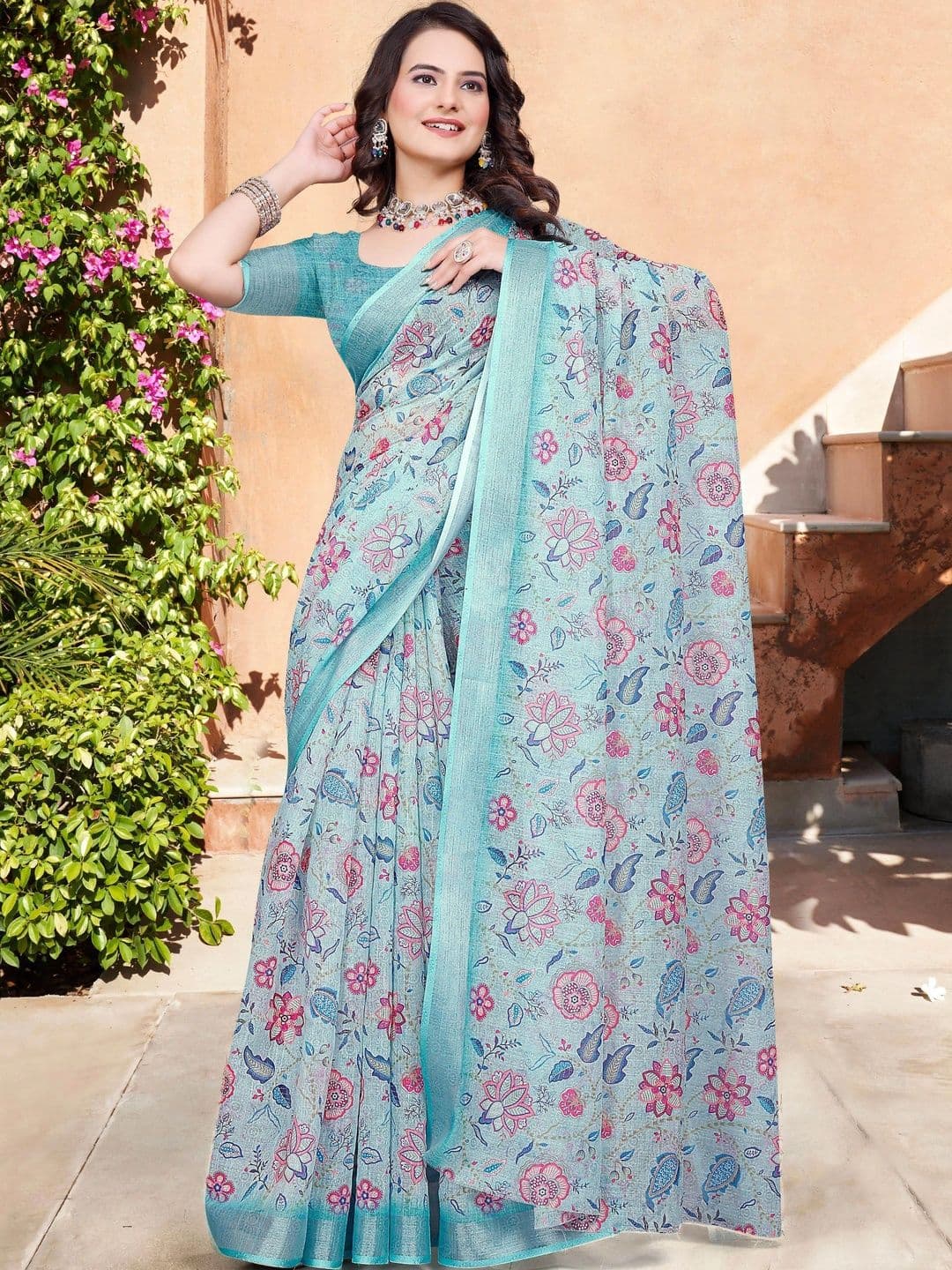 Maroosh Women Floral Printed Saree with Blouse Piece thumbnail 2