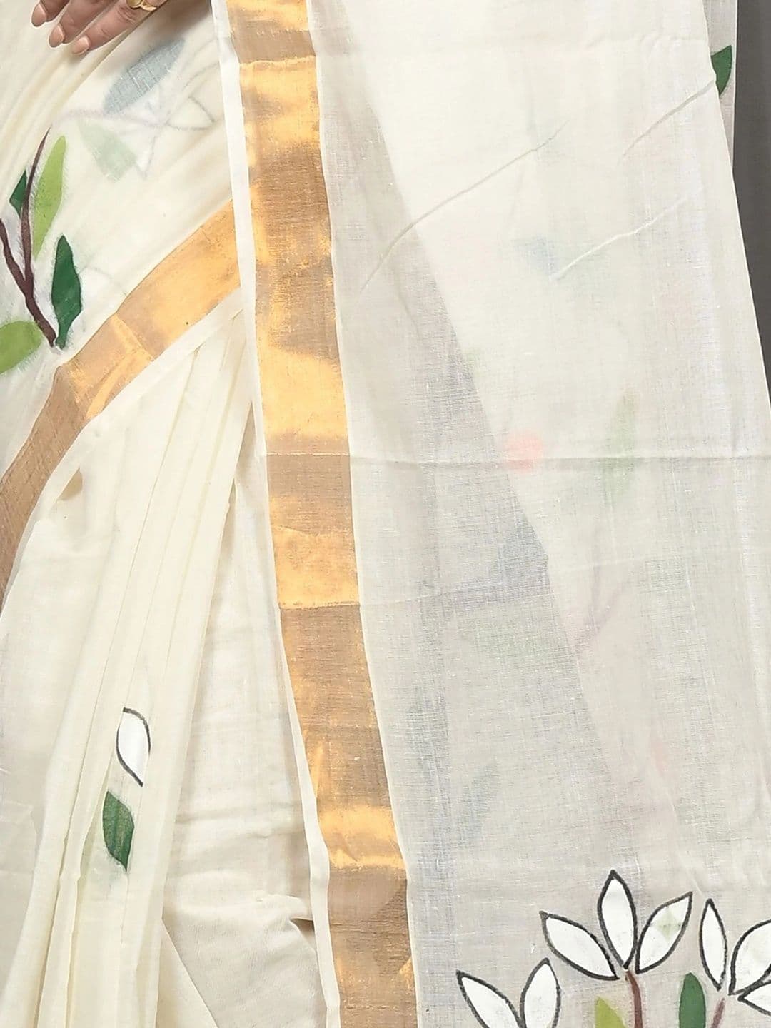 GitAsit Women  Floral Sequinned Pure Cotton Handloom Taant Saree thumbnail 2