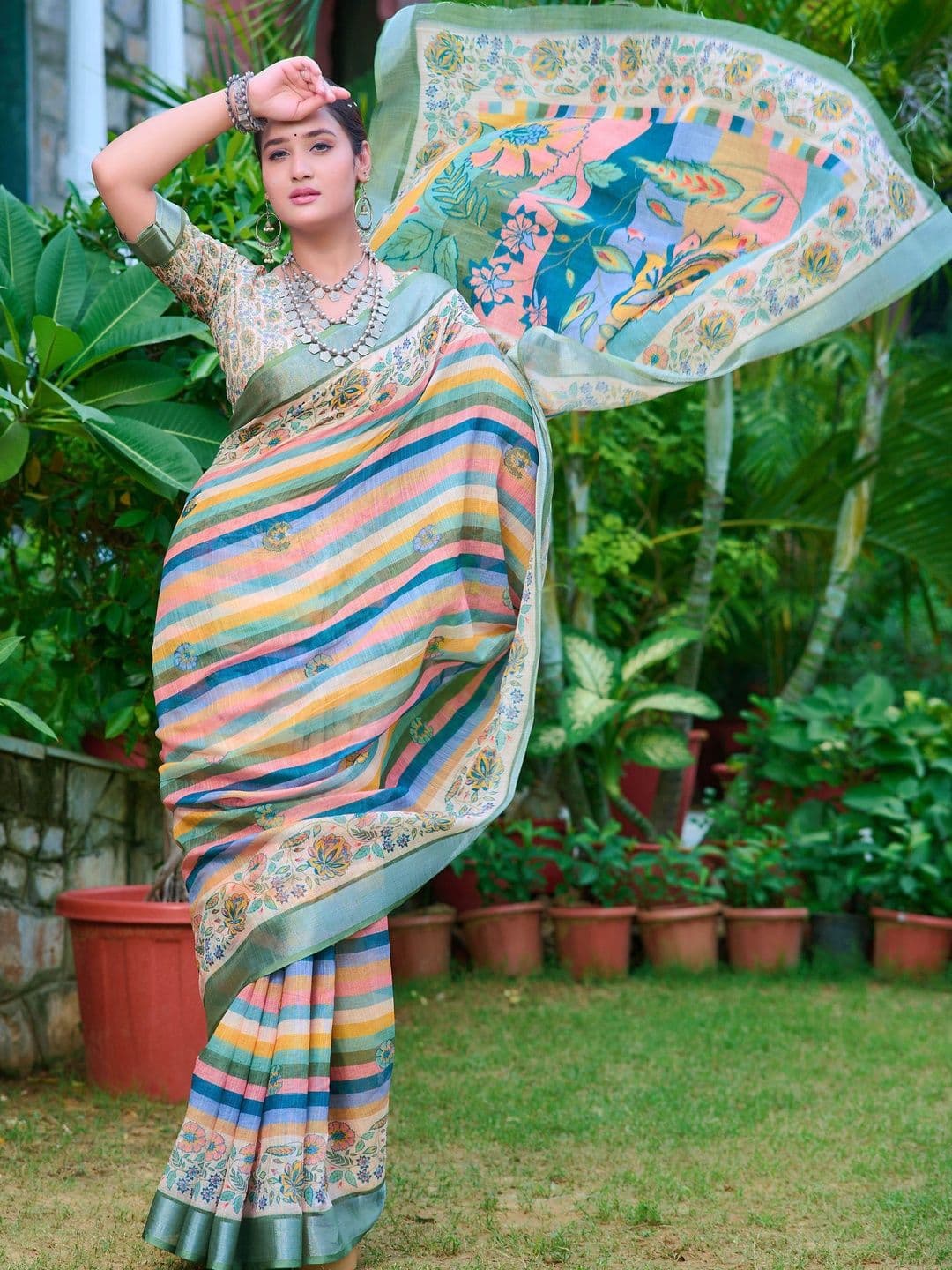 Maroosh Floral Saree thumbnail 6