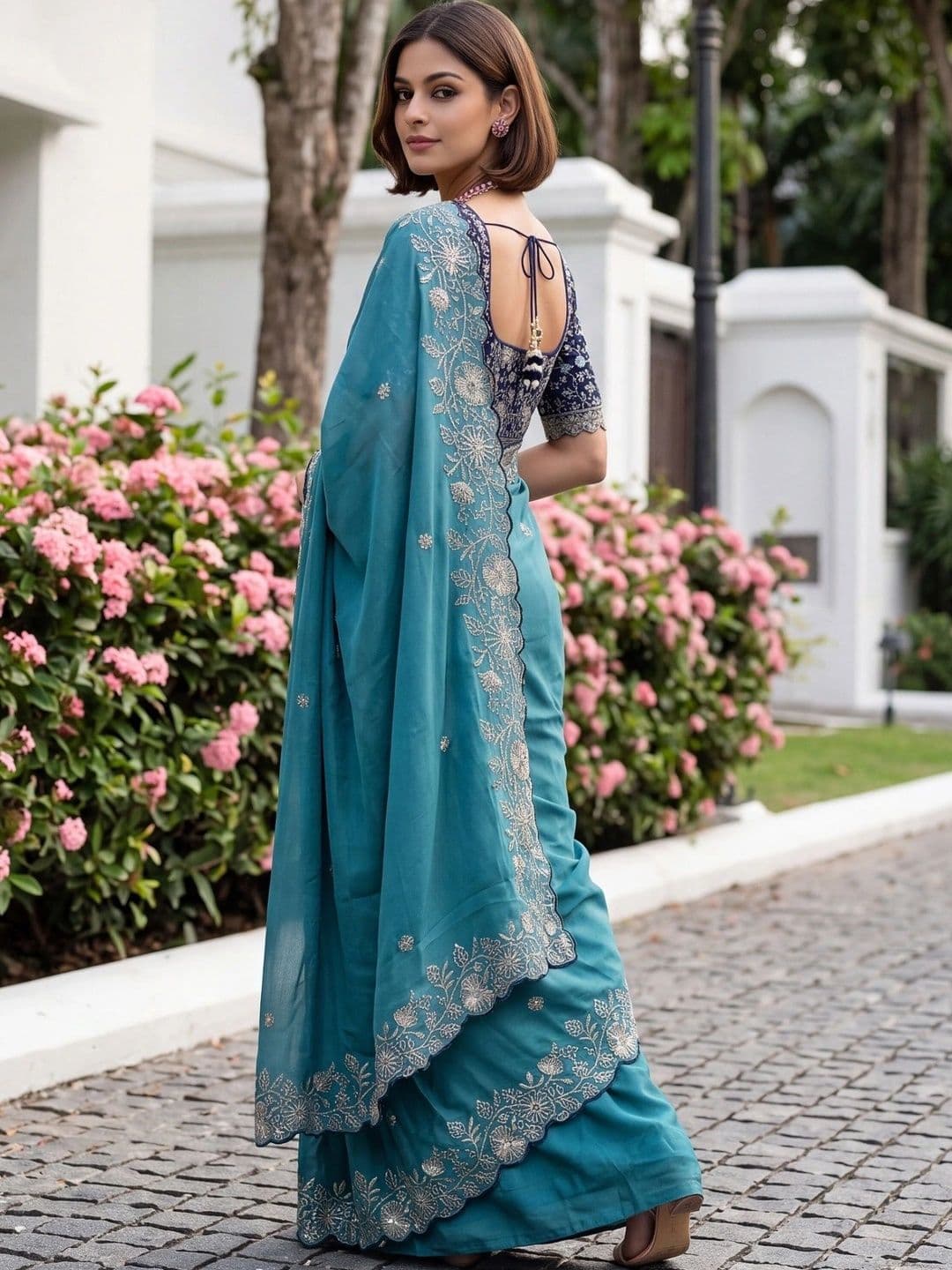Kandora Floral Embroidered Pure Georgette Designer Saree thumbnail 3