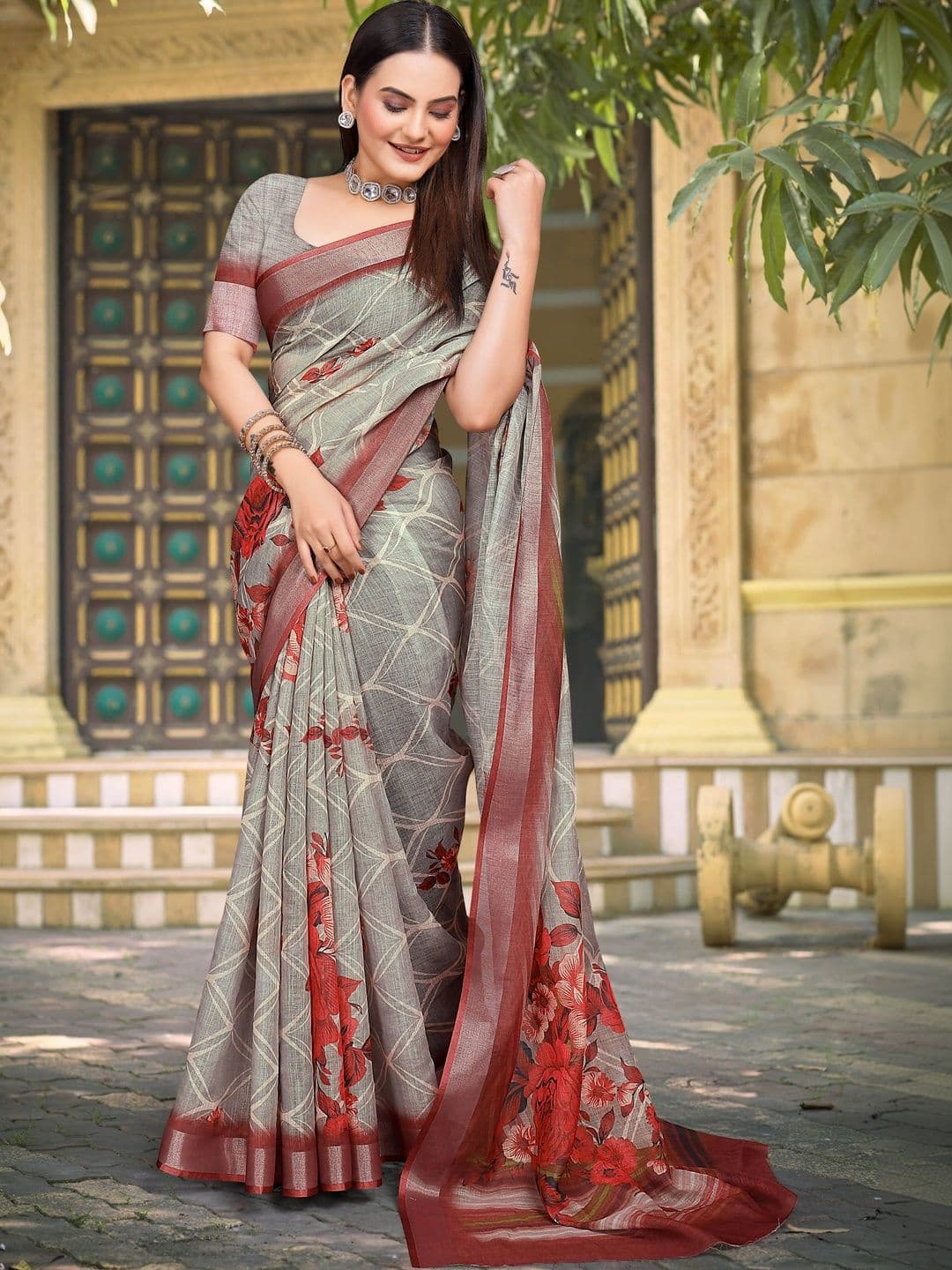MANVAA Floral Saree thumbnail 5