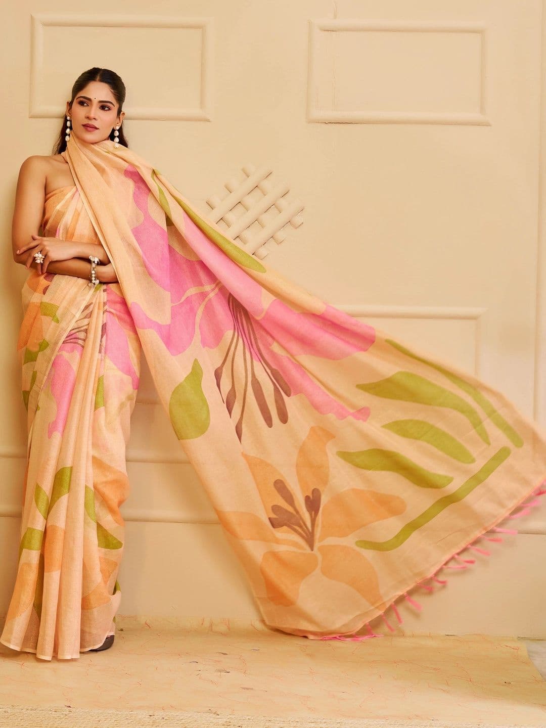 Maroosh Floral Silk Cotton Handloom Saree thumbnail 5