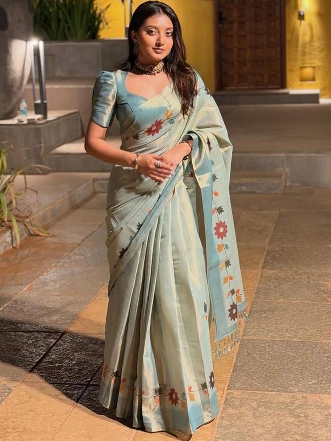 vidhyarani Women Floral Printed Modal Silk Saree - view 1