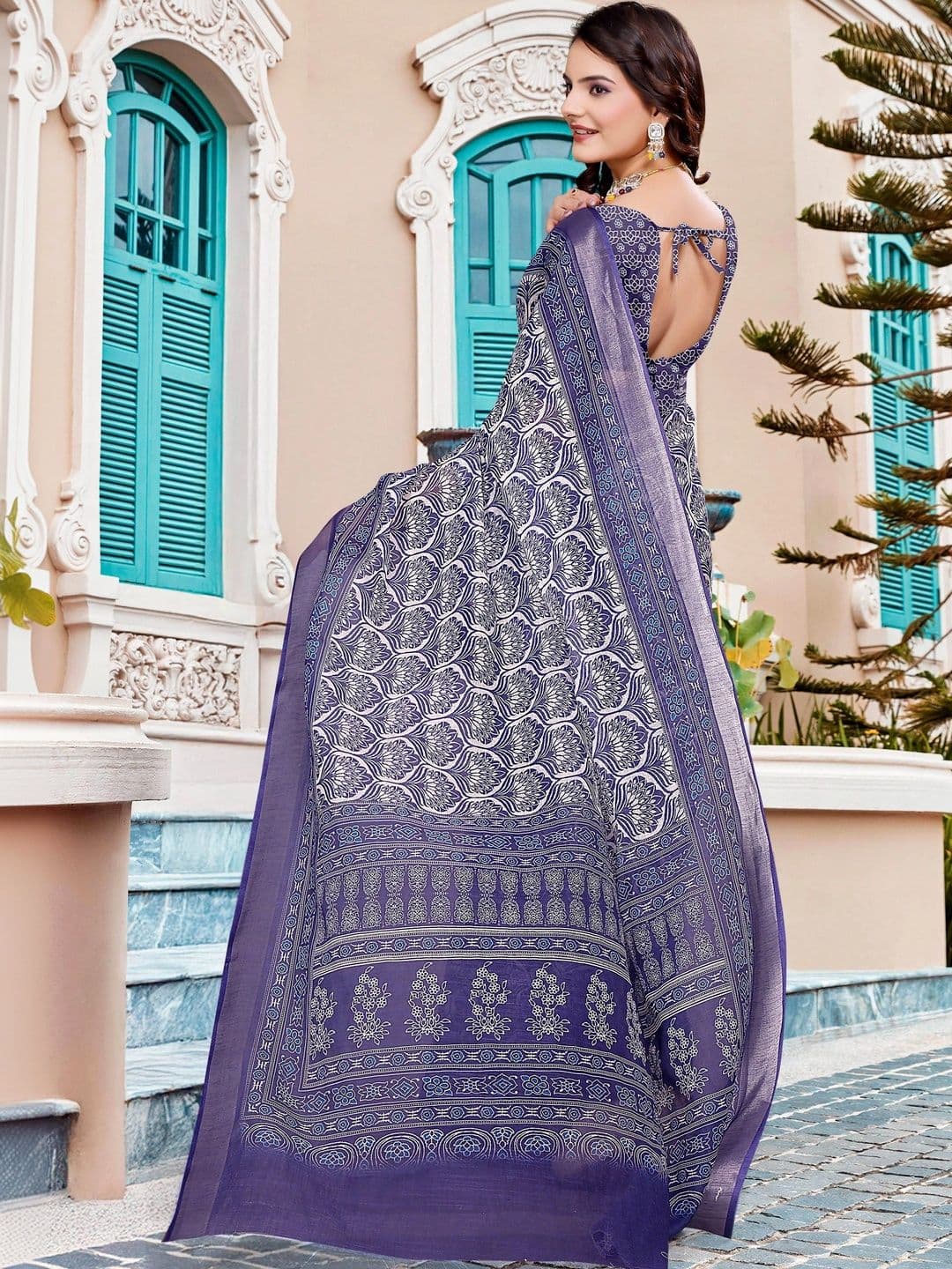 MANVAA Floral Saree thumbnail 4