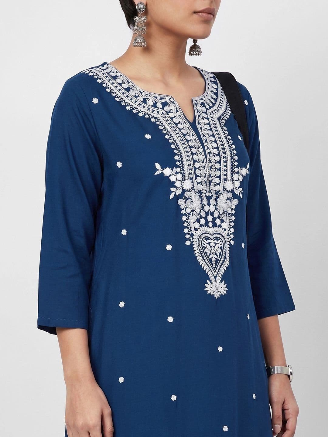 Melange by Lifestyle Women Ethnic Motifs Embroidered Chikankari Kurta thumbnail 3