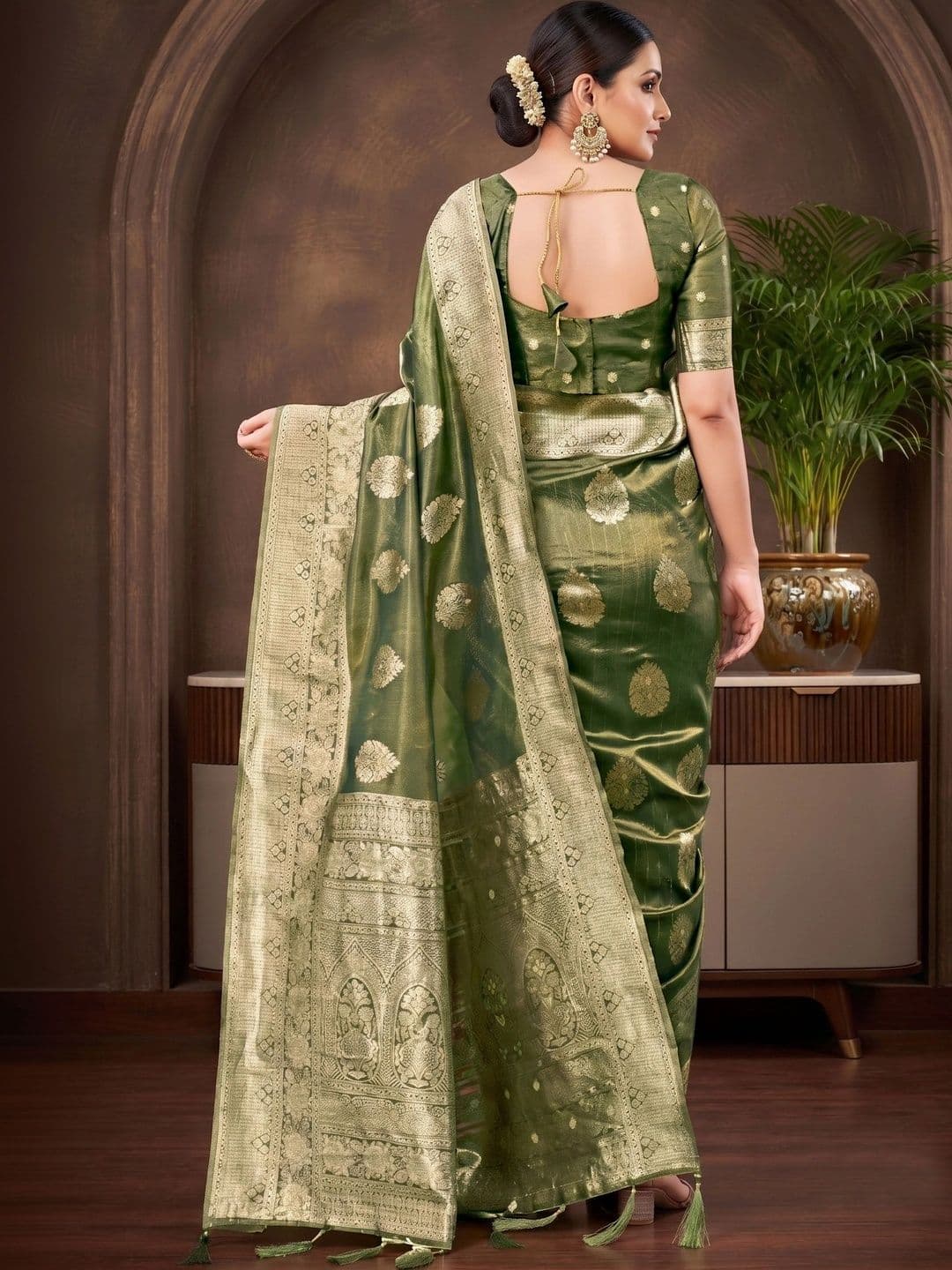 MONJOLIKA FASHION Woven Design Zari Silk Blend Designer Bomkai silk Saree thumbnail 4