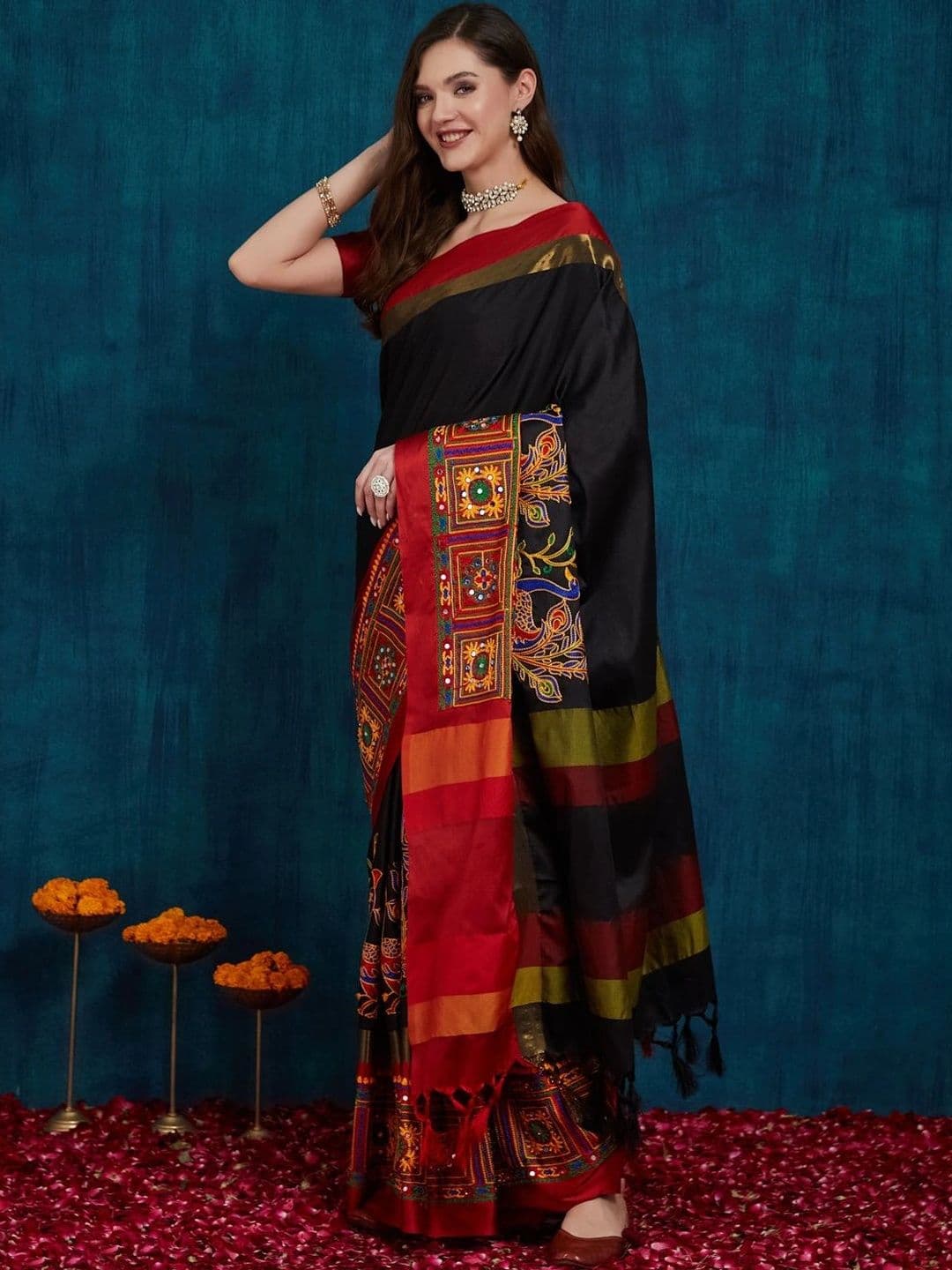 Sangria Embroidered Silk Cotton Heavy Work Saree thumbnail 2