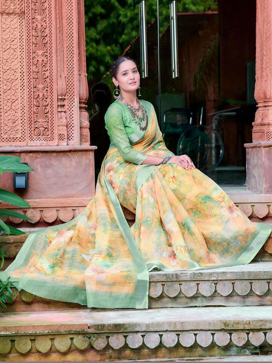 MANVAA Floral Saree thumbnail 4