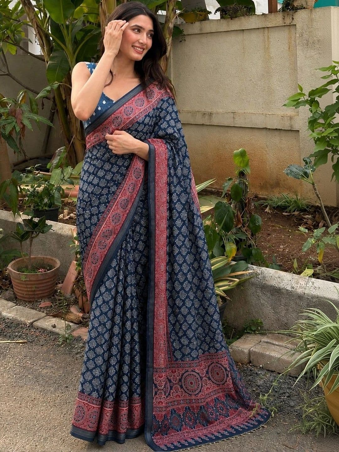 AARYAN SAREES Women Gadwal Saree thumbnail 5
