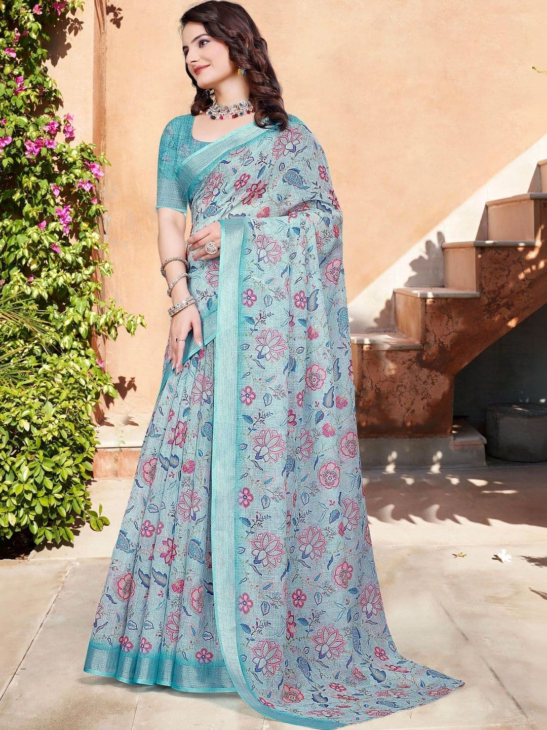 Maroosh Women Floral Printed Saree with Blouse Piece thumbnail 6