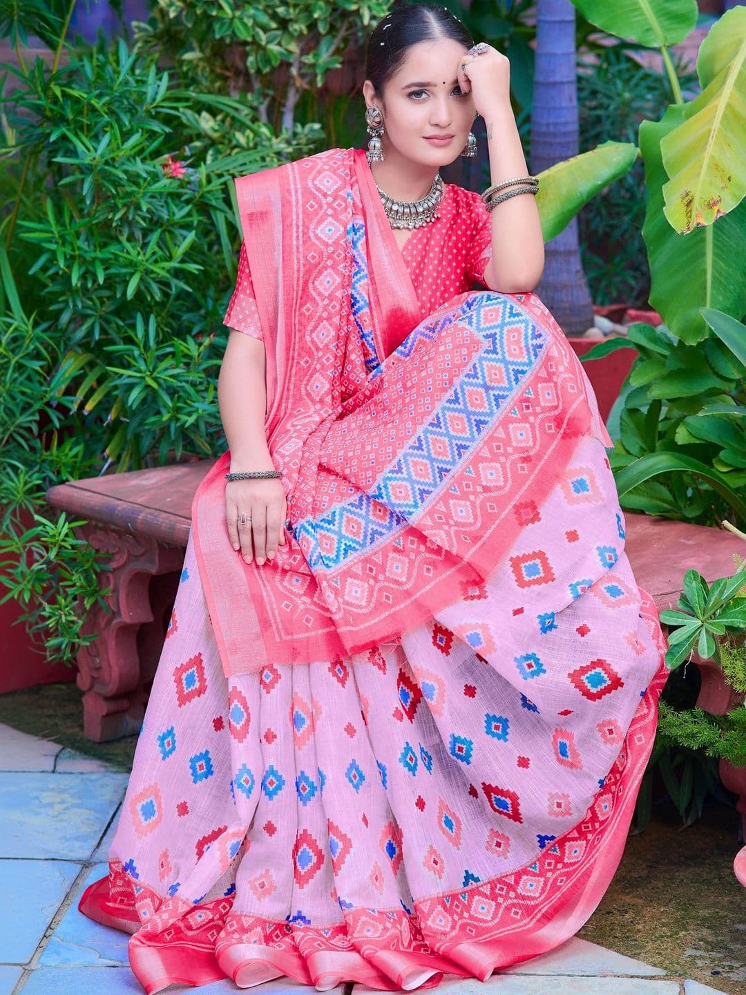 MANVAA Floral Saree thumbnail 4