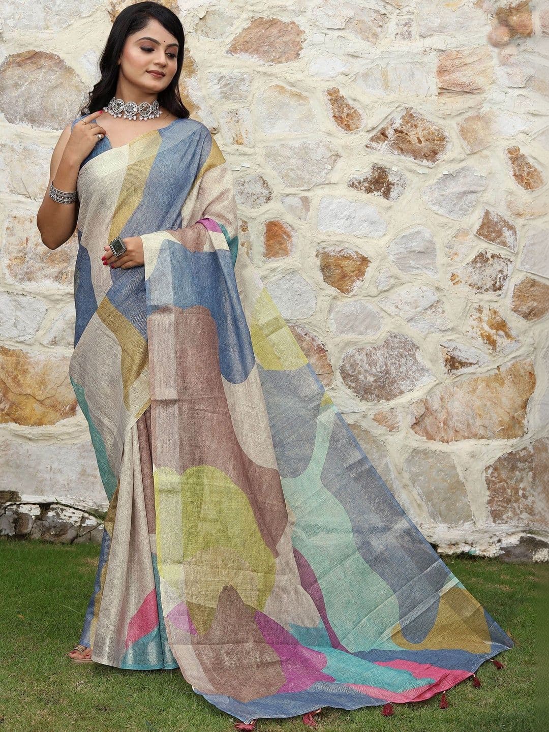 MANVAA Women Woven Design Cotton Handloom Saree thumbnail 6
