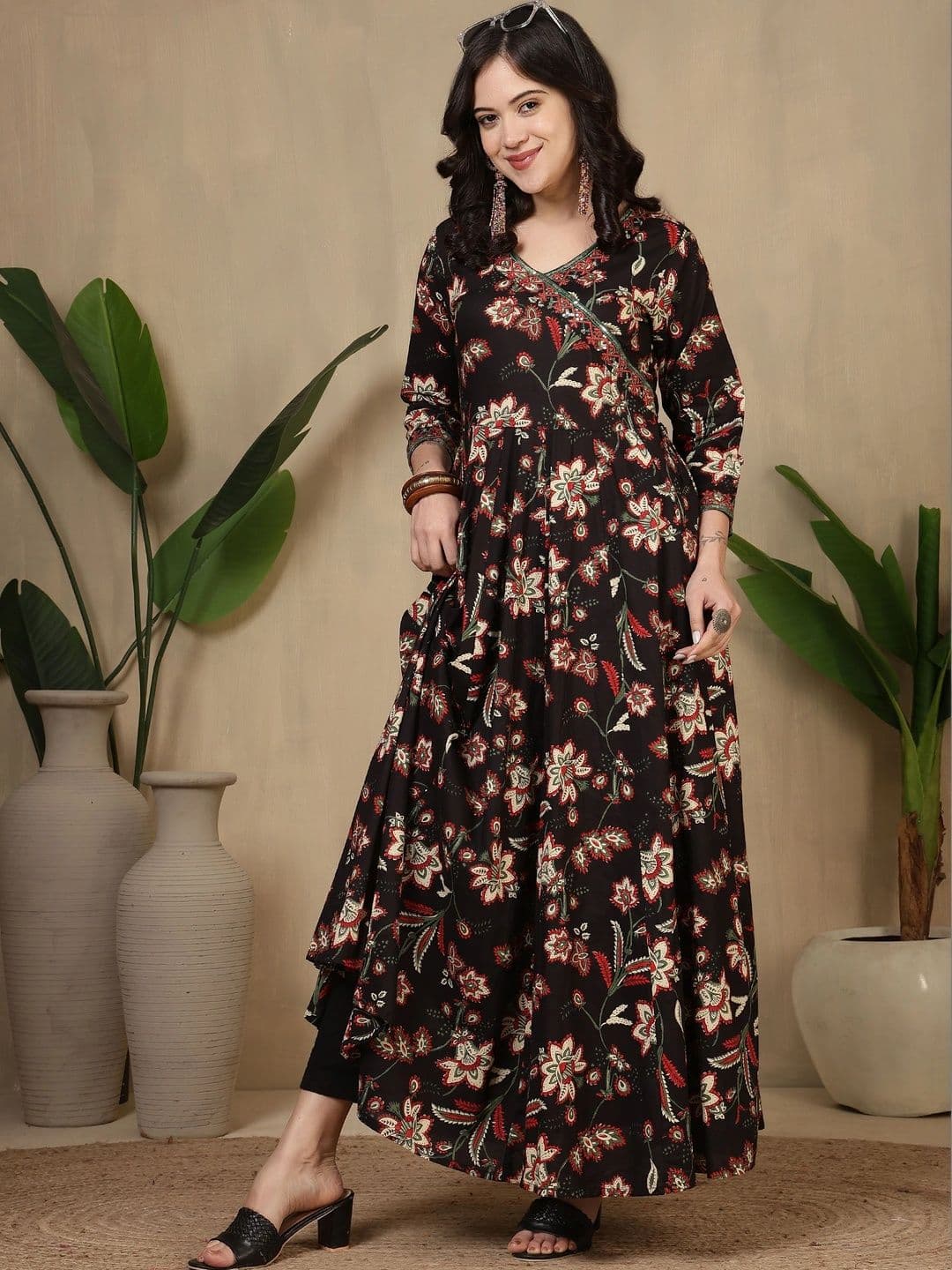 Sangria Women Floral Printed Floral Anarkali Kurta thumbnail 4