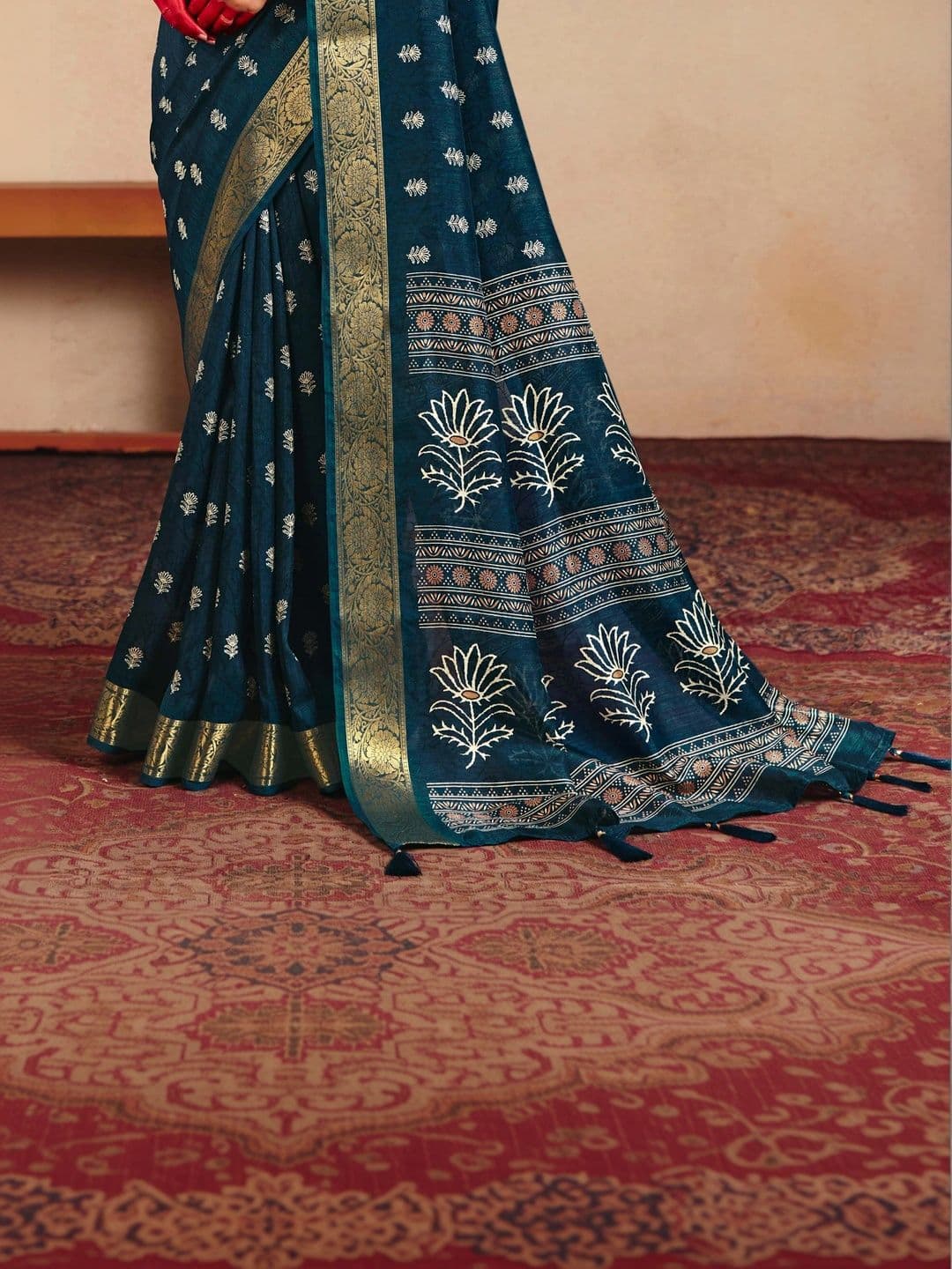 Dhaaga Ghar Woven Design Zari Silk Blend Fusion Saree thumbnail 4