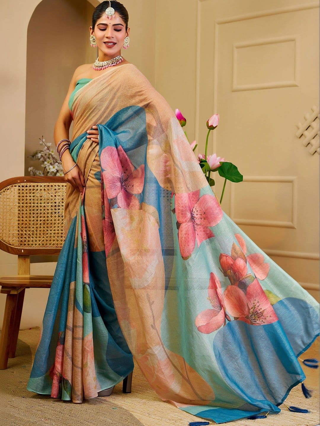 Maroosh Women Floral Silk Cotton Handloom Saree thumbnail 6