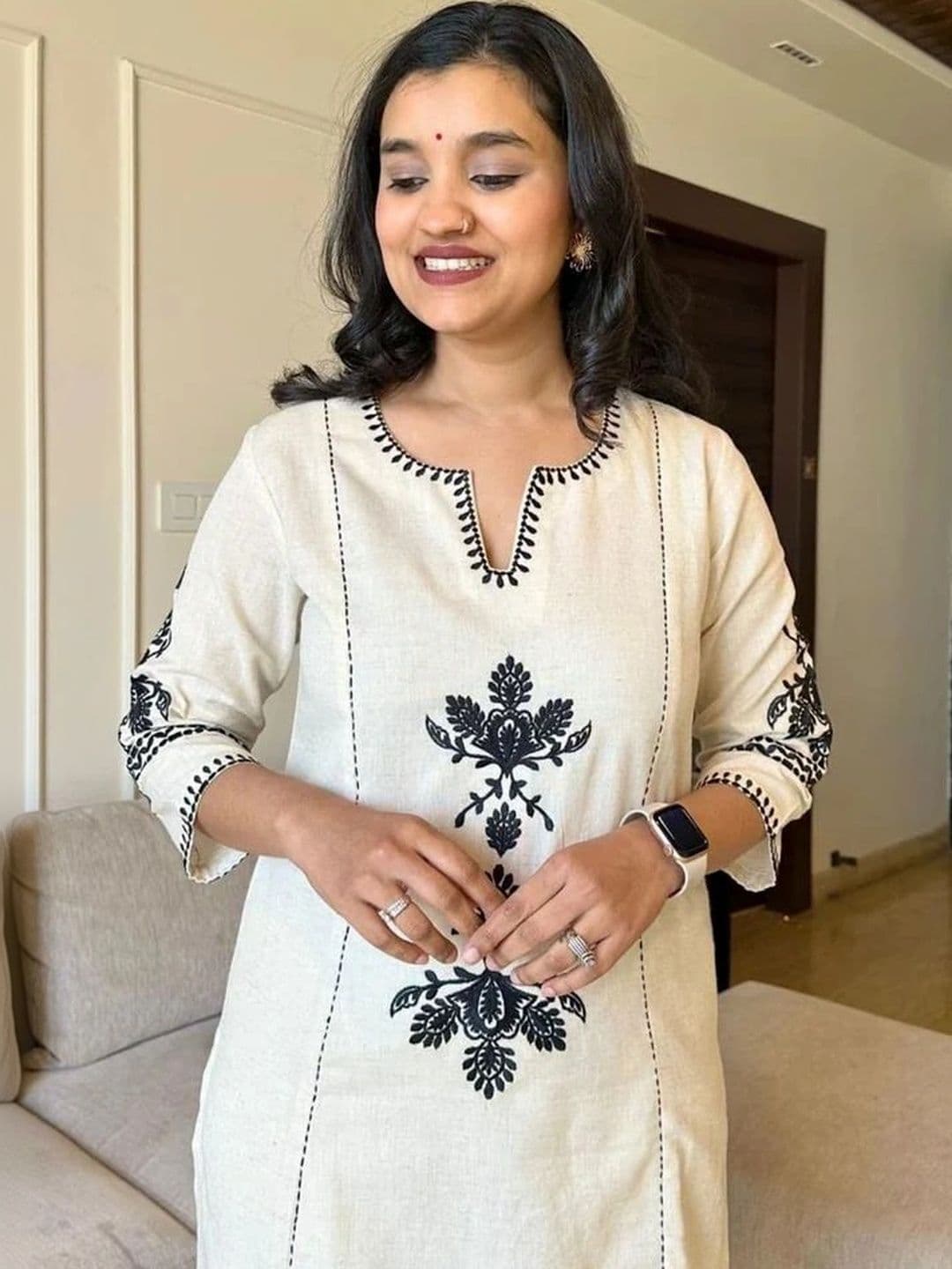 Maeswag Women Ethnic Motifs Embroidered Regular Thread Work Kurta with Palazzos thumbnail 4