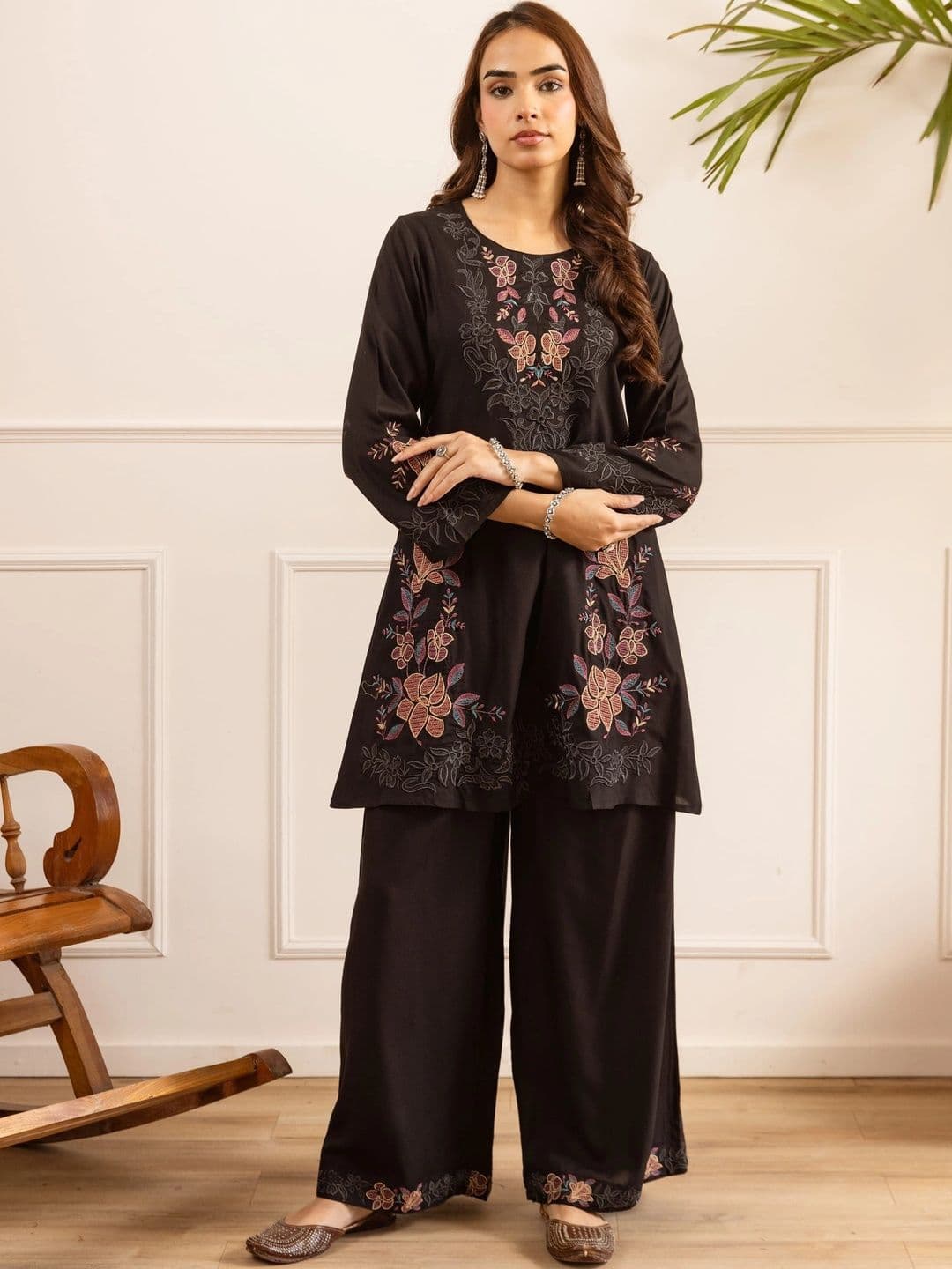 Sangria Women Ethnic Motifs Embroidered Regular Thread Work Kurta with Palazzos - view 1