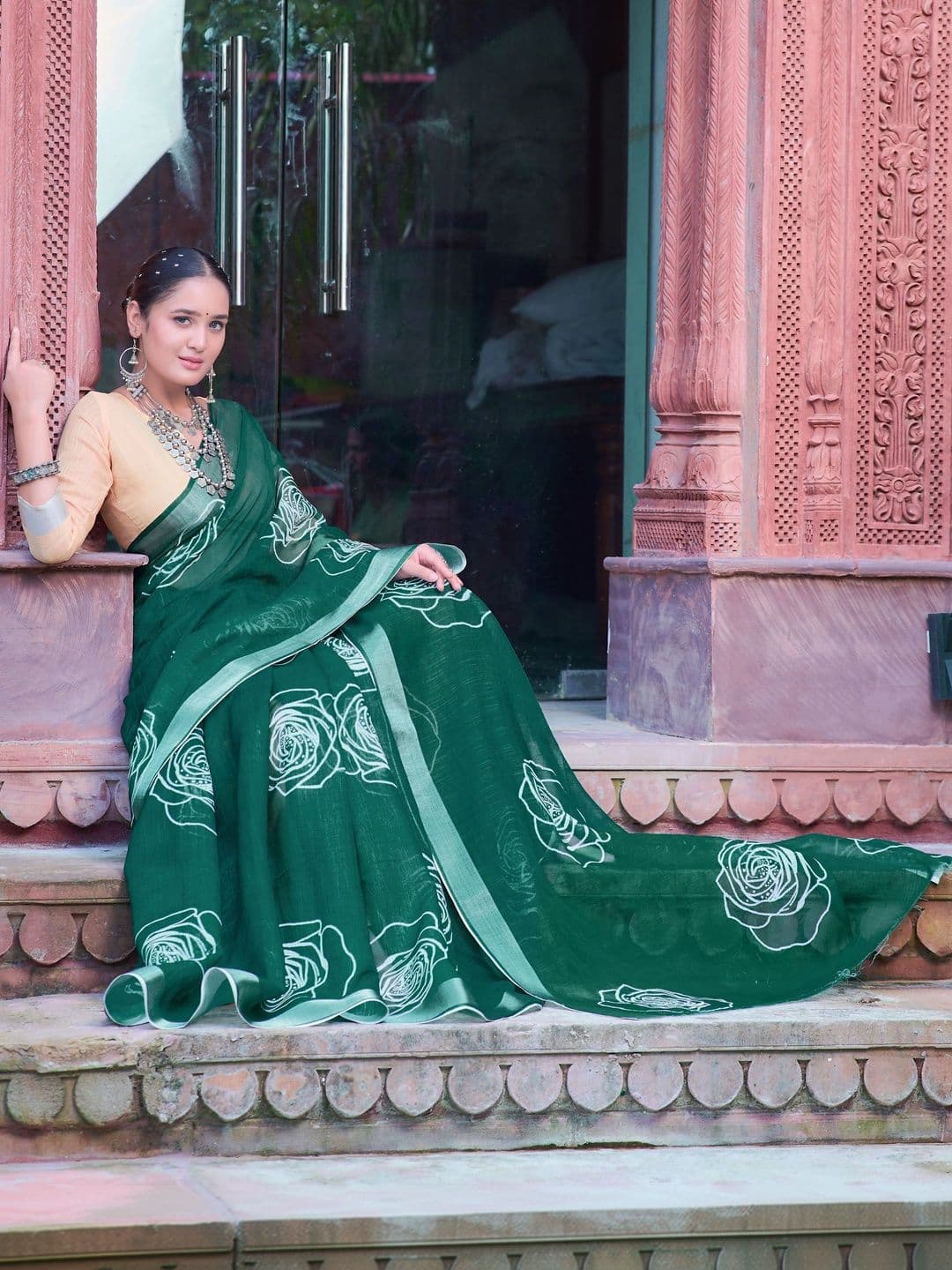 Maroosh Floral Saree thumbnail 2