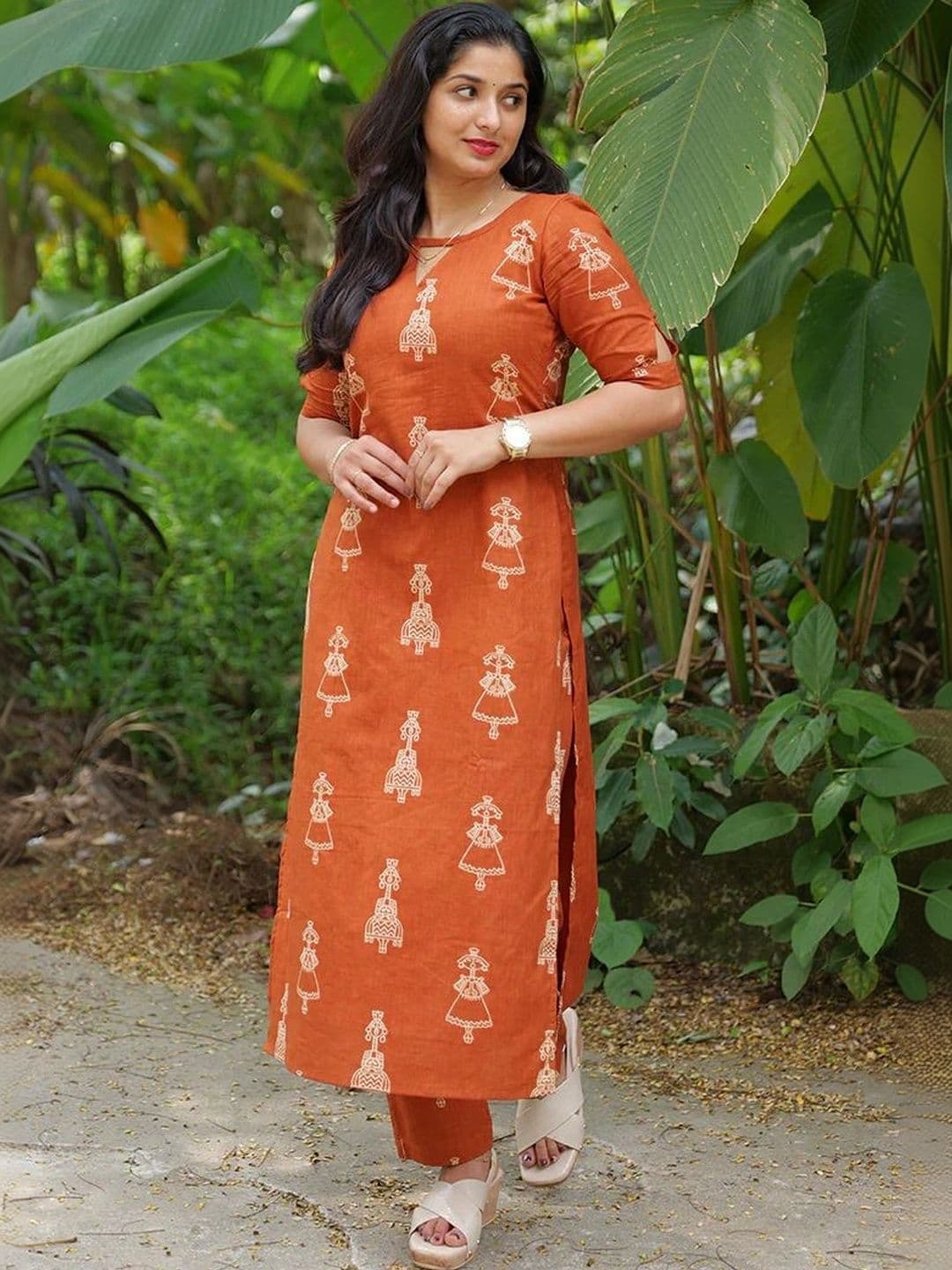 ELLITI Women Ethnic Motifs Printed Regular Kurta with Trousers thumbnail 7
