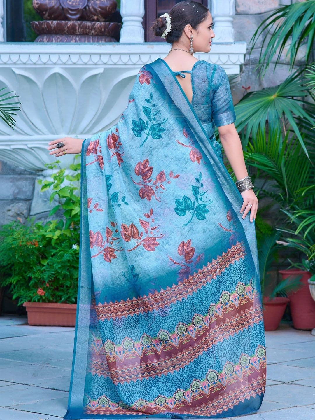 Maroosh Floral Saree thumbnail 2