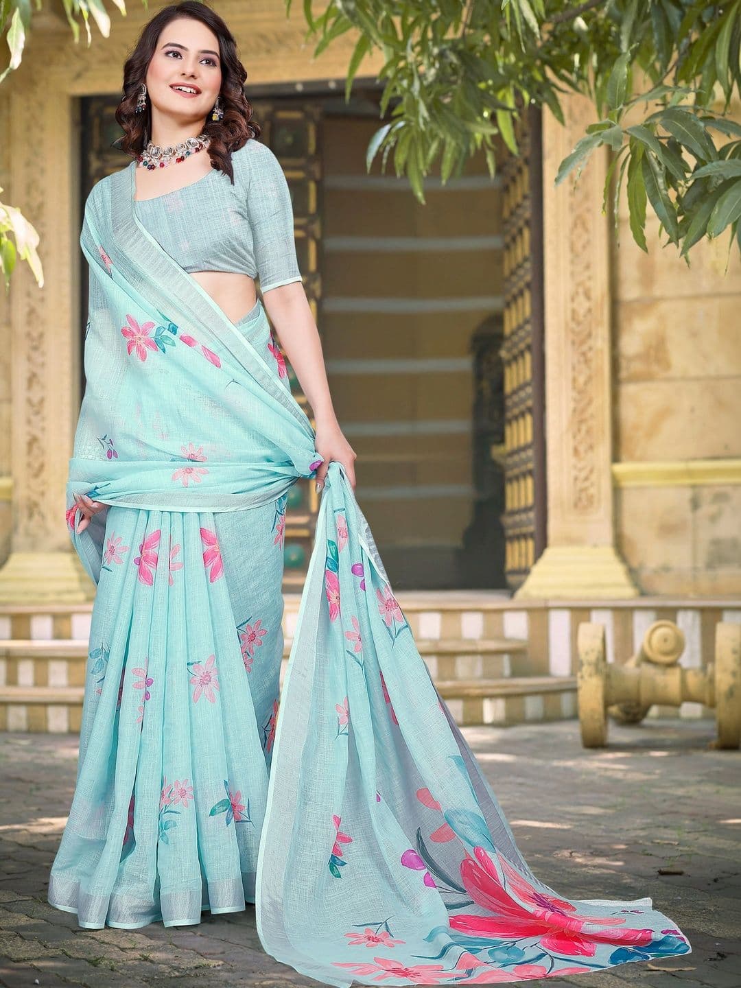 Maroosh Floral Saree thumbnail 2