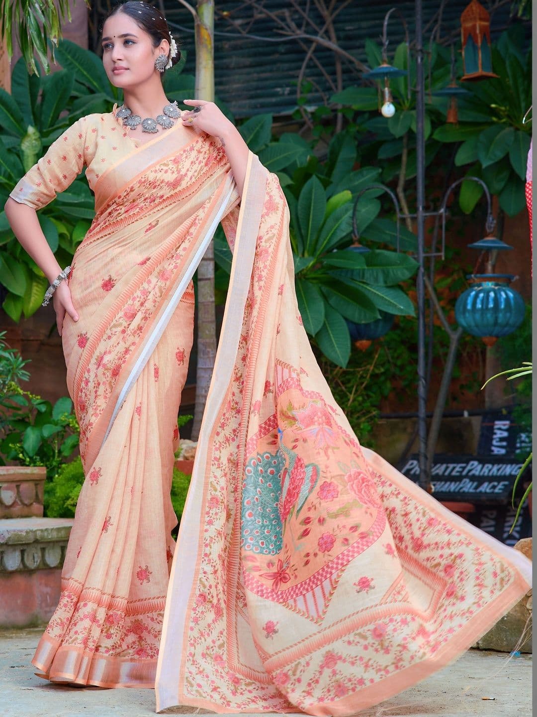 Maroosh Floral Saree thumbnail 4