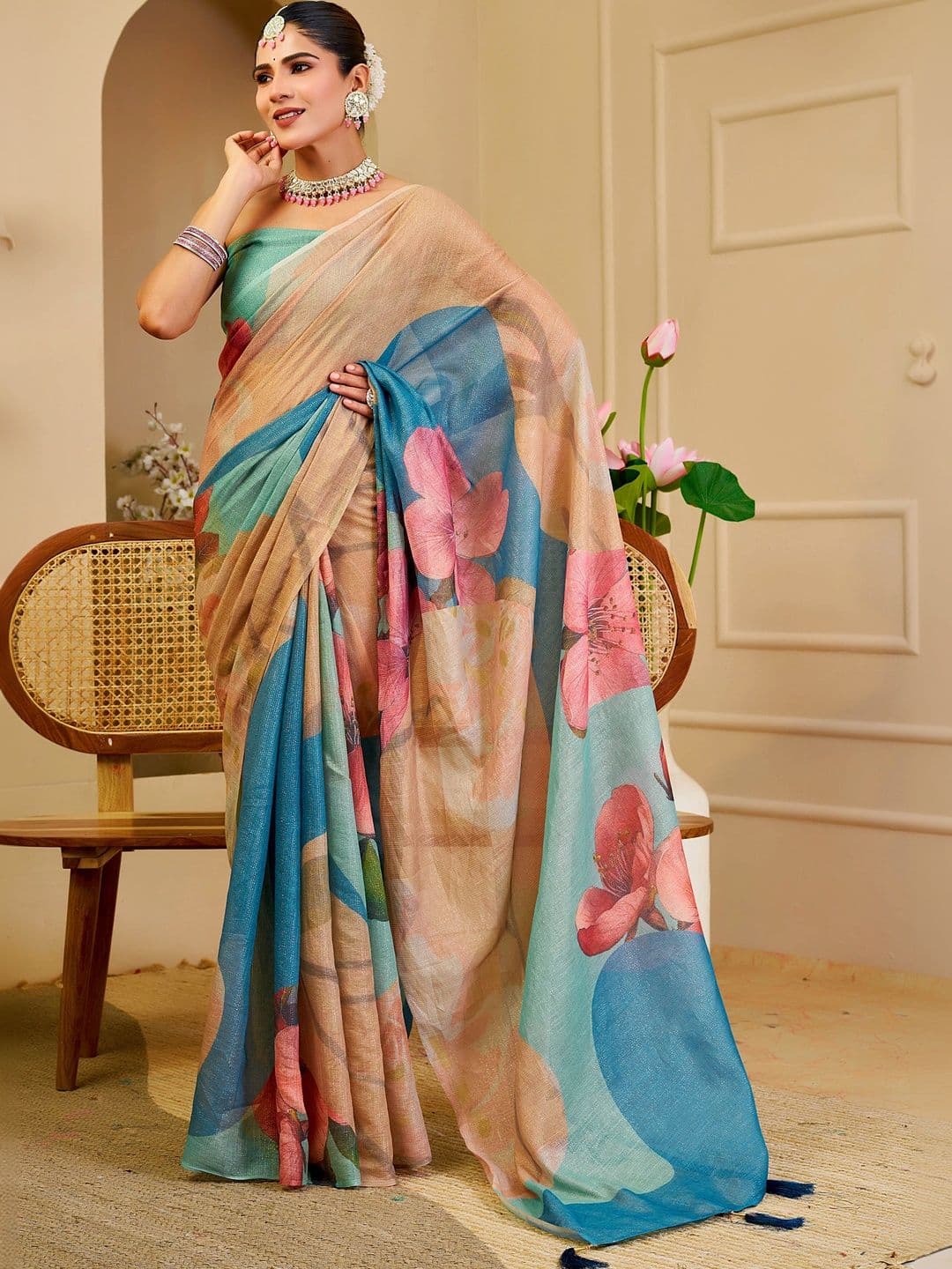 Maroosh Women Floral Silk Cotton Handloom Saree thumbnail 5