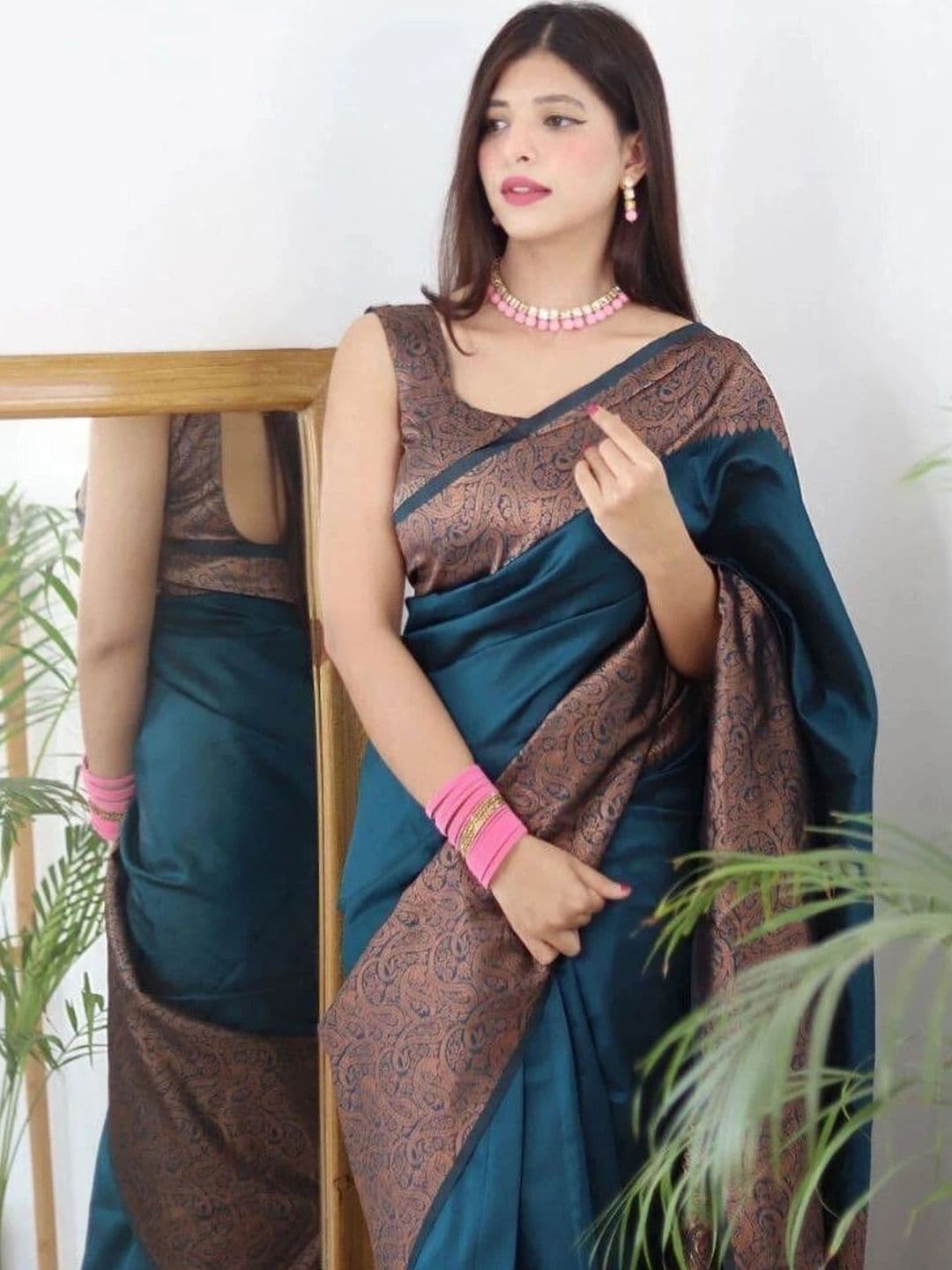 VYOM CREATION Woven Design Zari Art Silk Banarasi Saree thumbnail 2