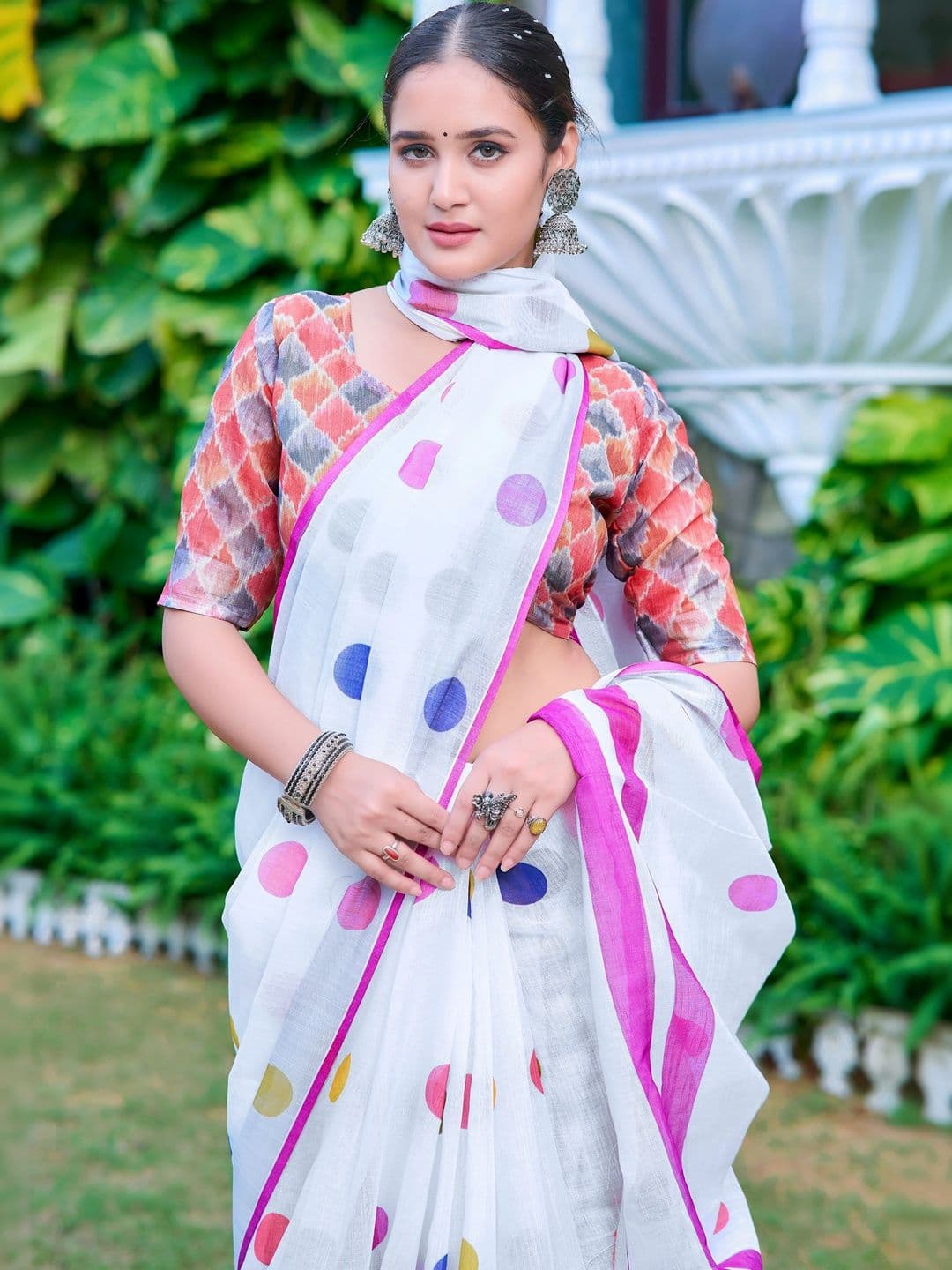 MANVAA Women Polka Dot Printed Saree with Blouse Piece thumbnail 5
