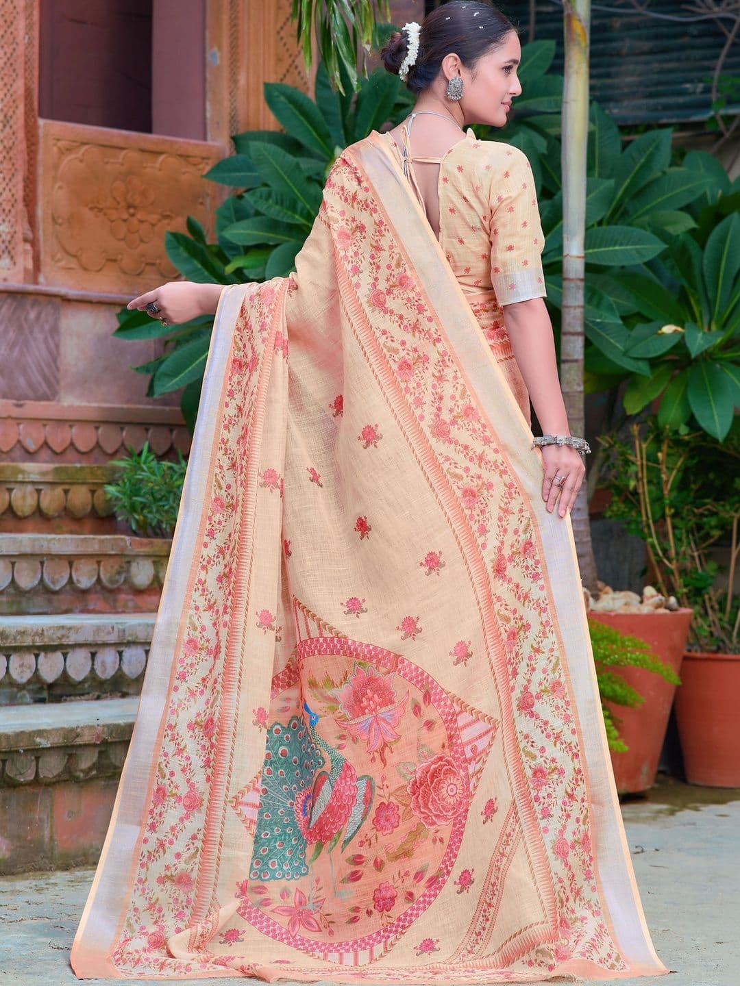 MANVAA Floral Saree thumbnail 2