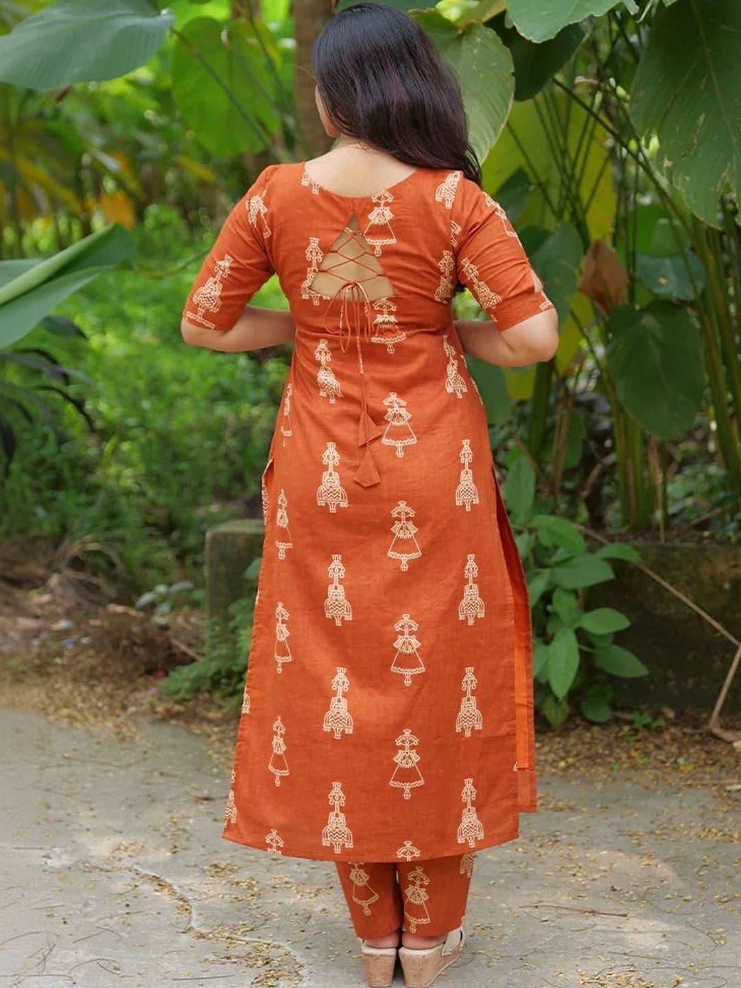 ELLITI Women Ethnic Motifs Printed Regular Kurta with Trousers thumbnail 4