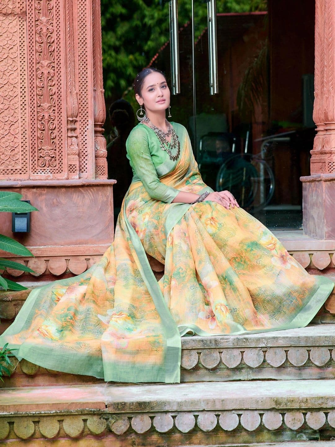 Maroosh Floral Saree thumbnail 2