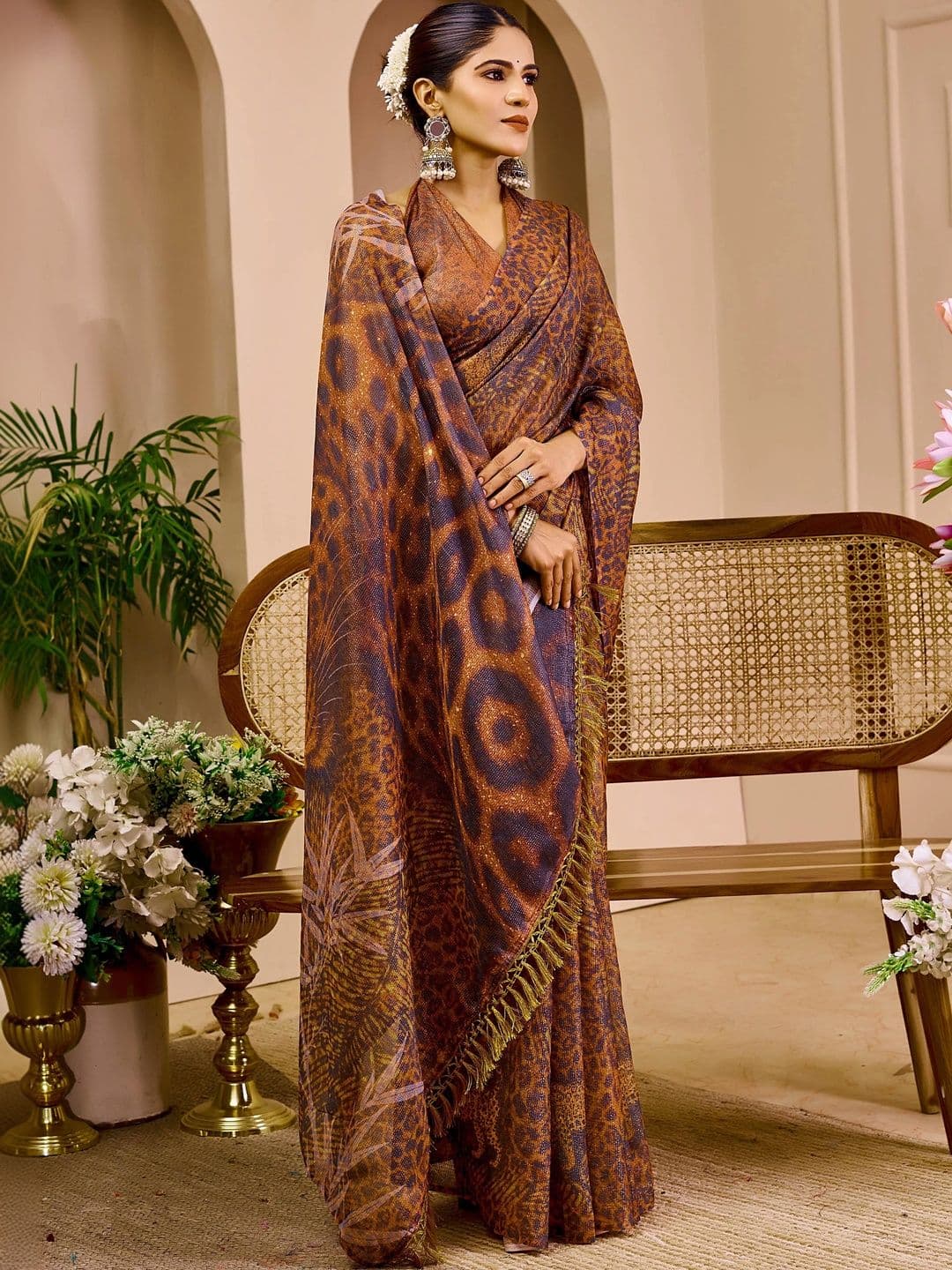 Maroosh Women Floral Silk Cotton Handloom Saree thumbnail 3
