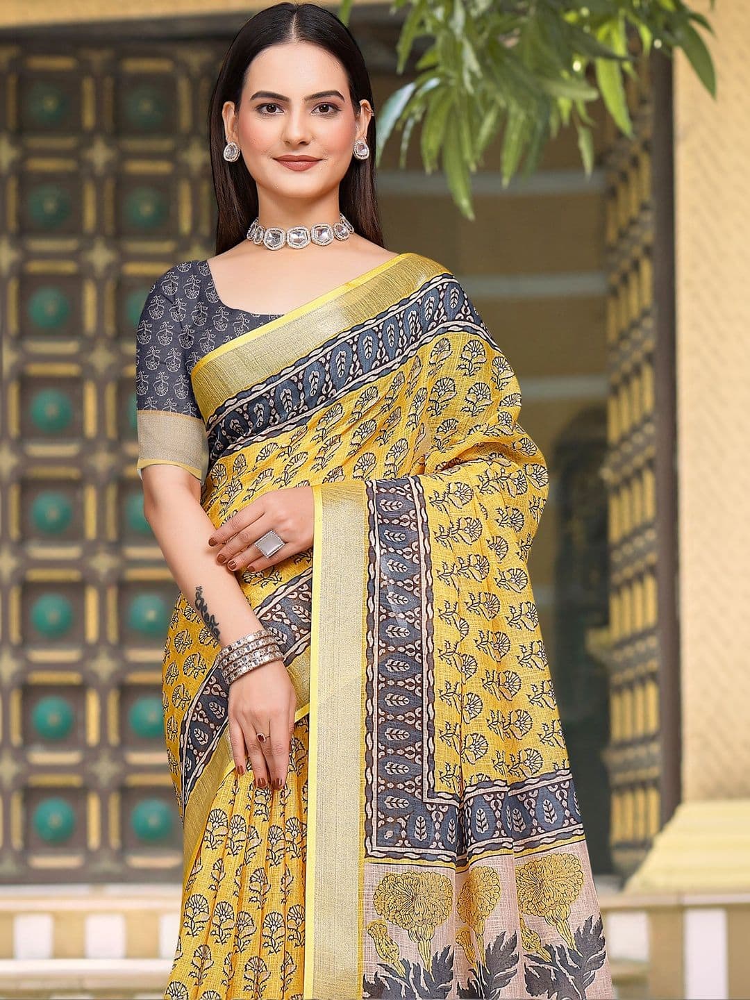 MANVAA Floral Saree thumbnail 5
