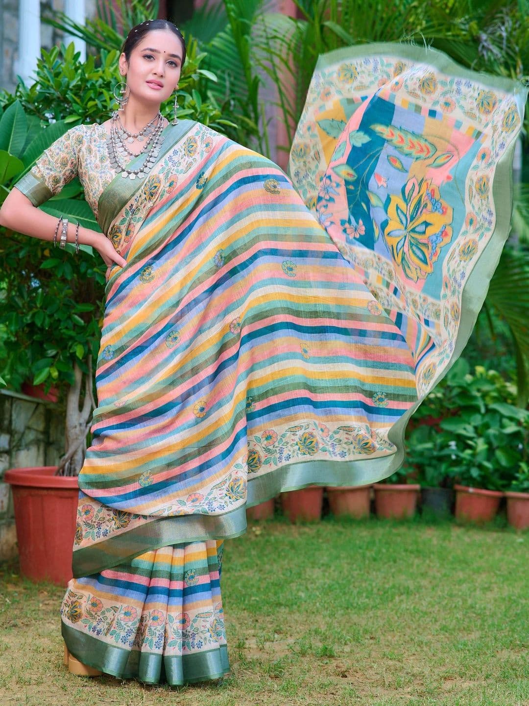 HERE&NOW Striped Saree thumbnail 4
