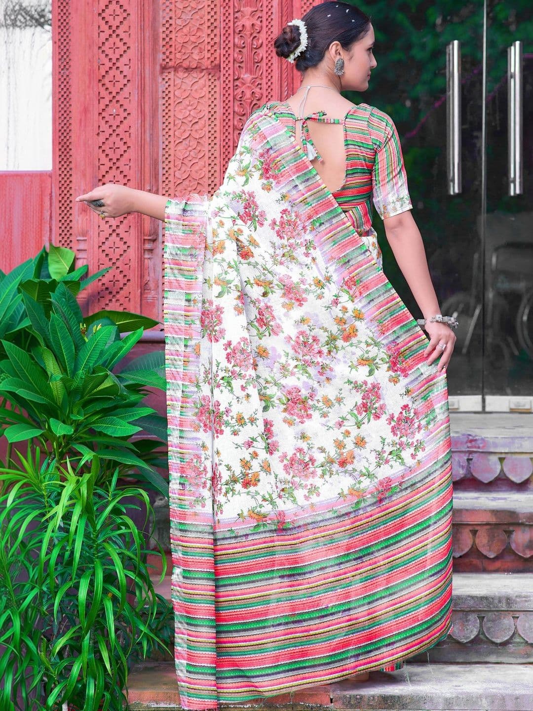 MANVAA Women Floral Saree with Floral Border Print thumbnail 5