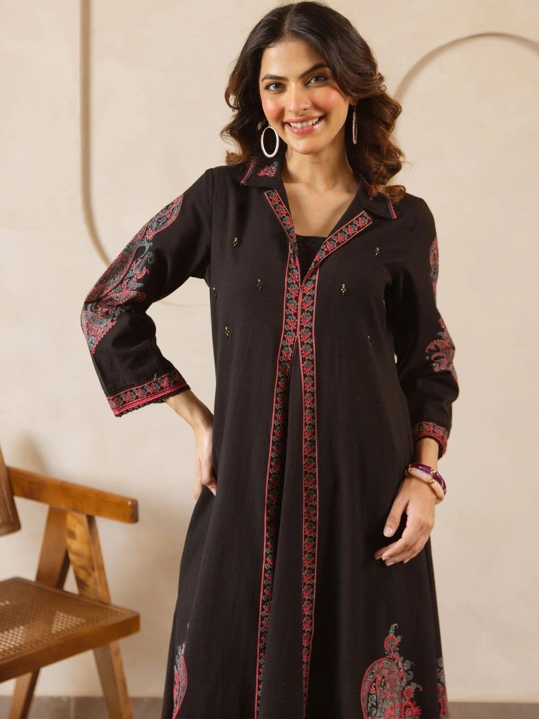Sangria Women Paisley Embroidered Angrakha Thread Work Kurta with Trousers thumbnail 7