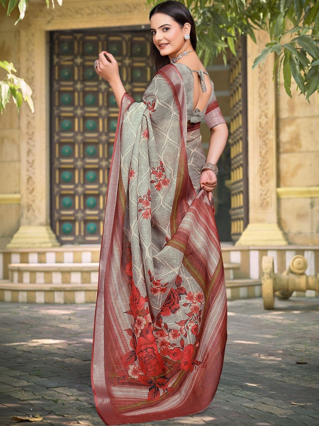 HERE&NOW Floral Saree thumbnail 4