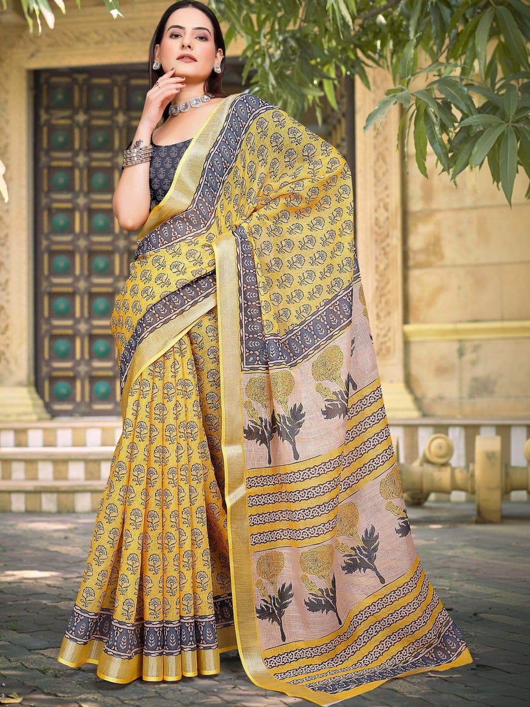 MANVAA Floral Saree thumbnail 7